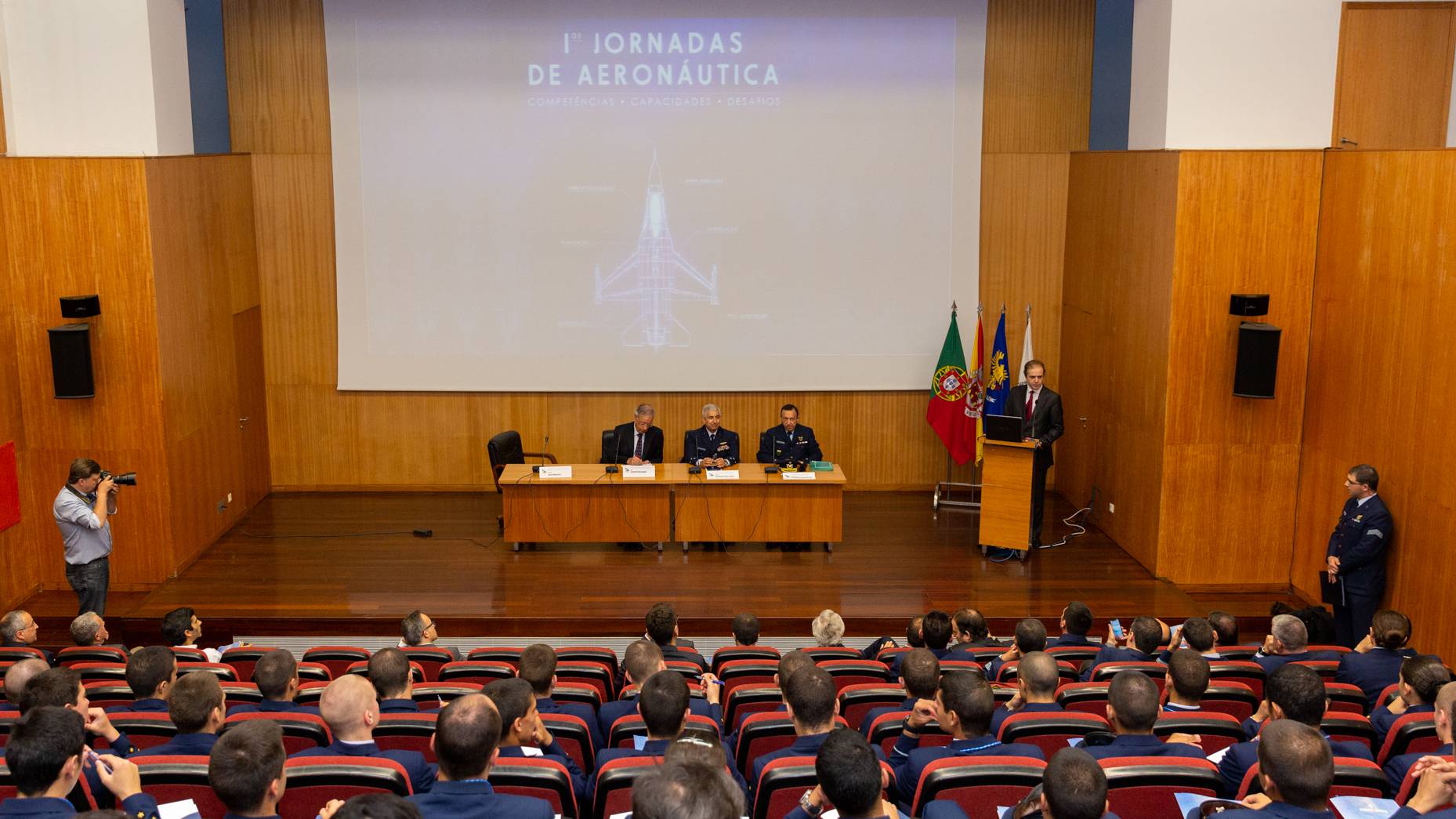 Fora Area realiza as primeiras Jornadas de Aeronutica