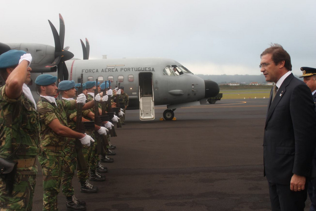 Primeiro-Ministro visita Base Aérea N.º 4