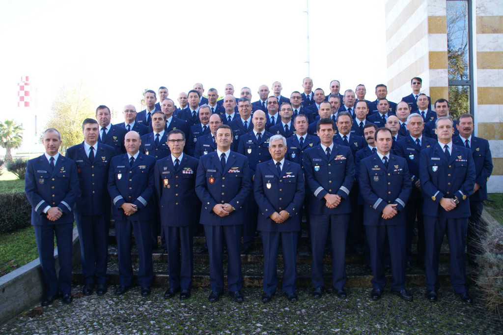 Inicia Curso de Promoção a Sargento-Chefe Inicia Curso de Promoção a Sargento-Chefe