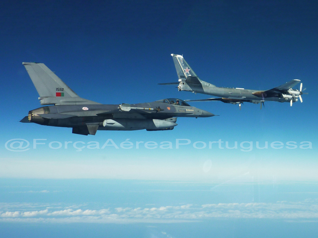 F-16 voltam a intercetar aeronaves russas