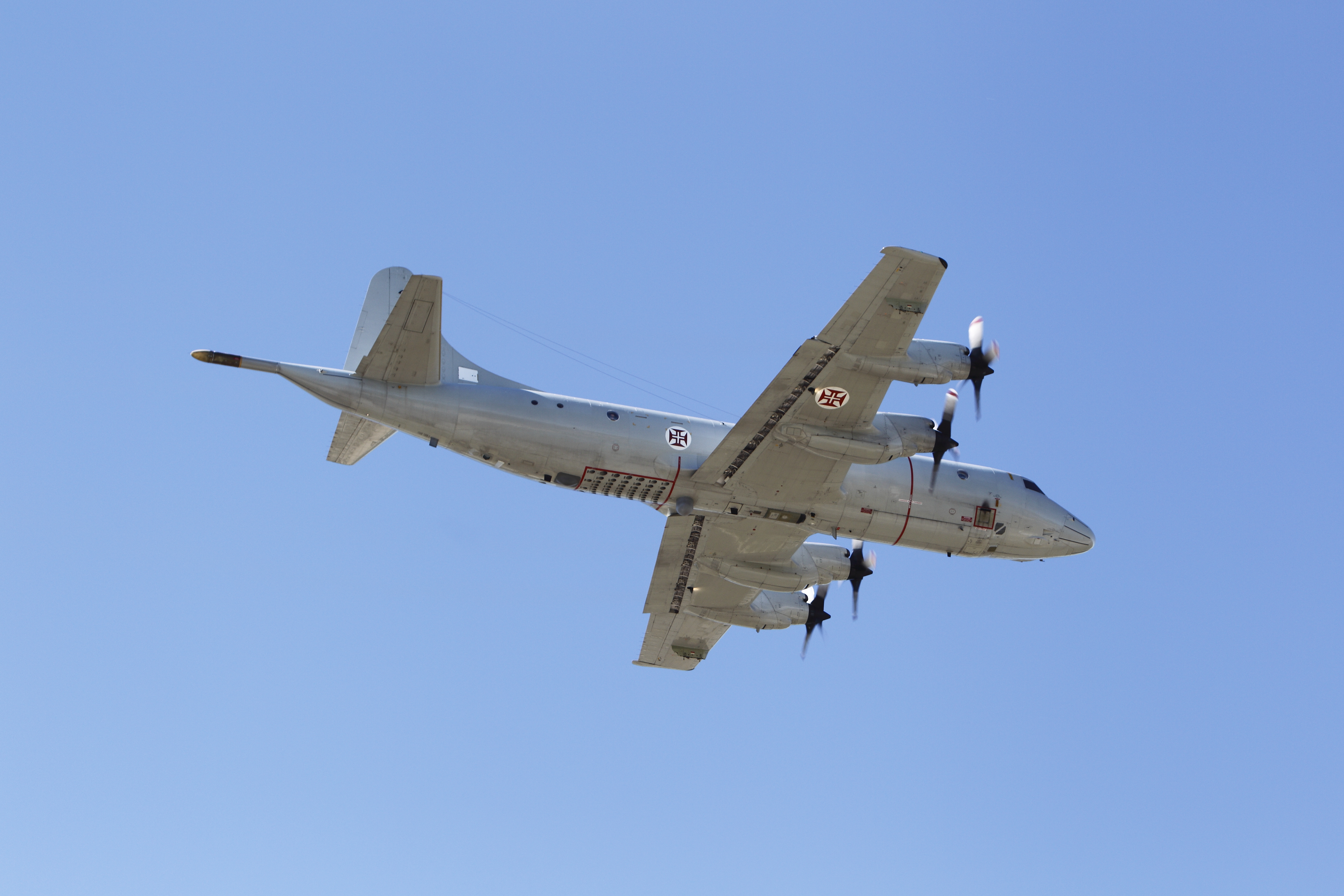 P-3C e 29 militares participam na Operao Sophia