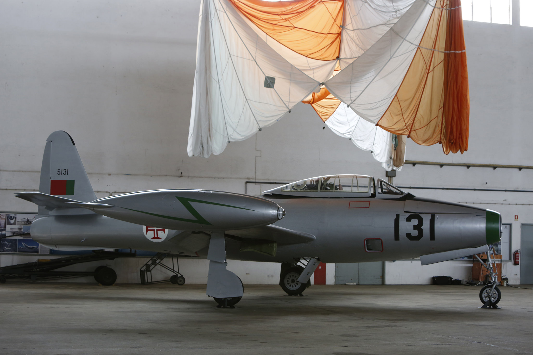 Cerimónia de entrega do F-84G ao Museu do Ar