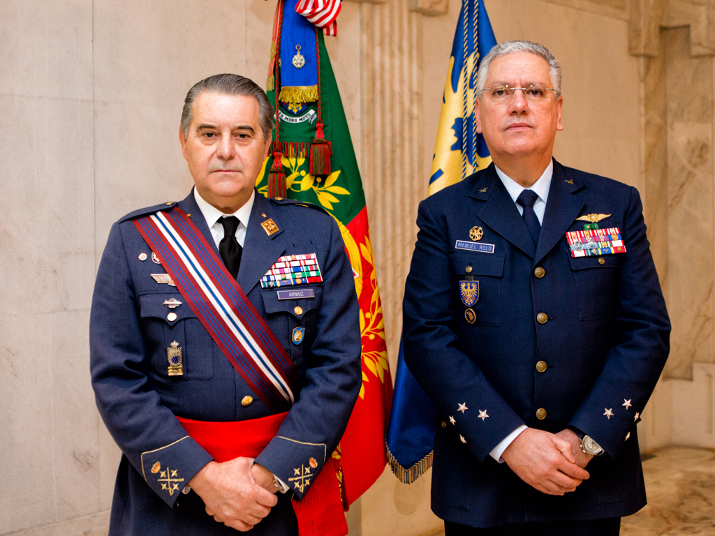 Chefe do Estado-Maior do Ejercito del Aire condecorado Chefe do Estado-Maior do Ejercito del Aire condecorado