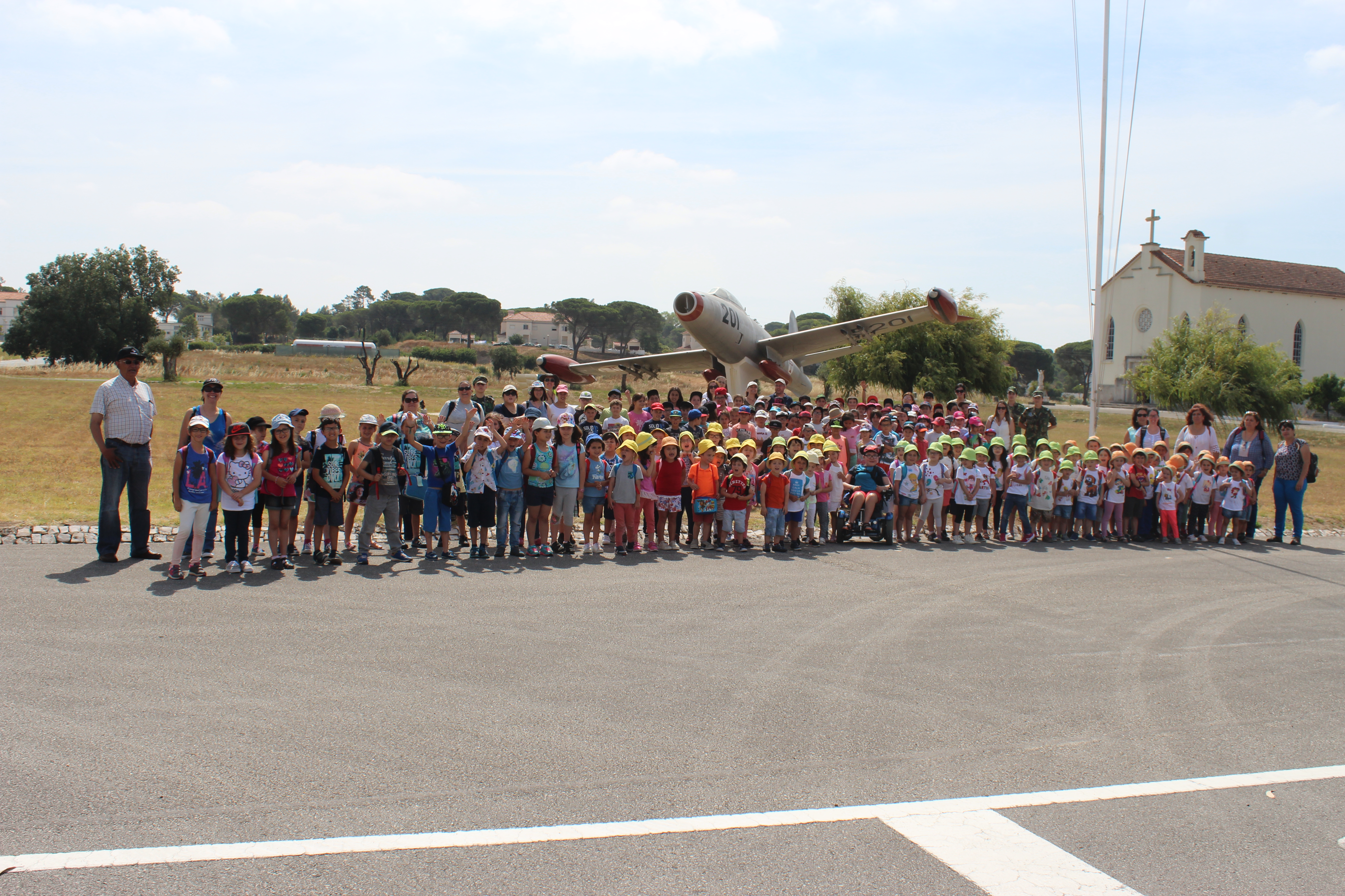 Alunos do Jardim-Escola de Campelos visitam CFMTFA