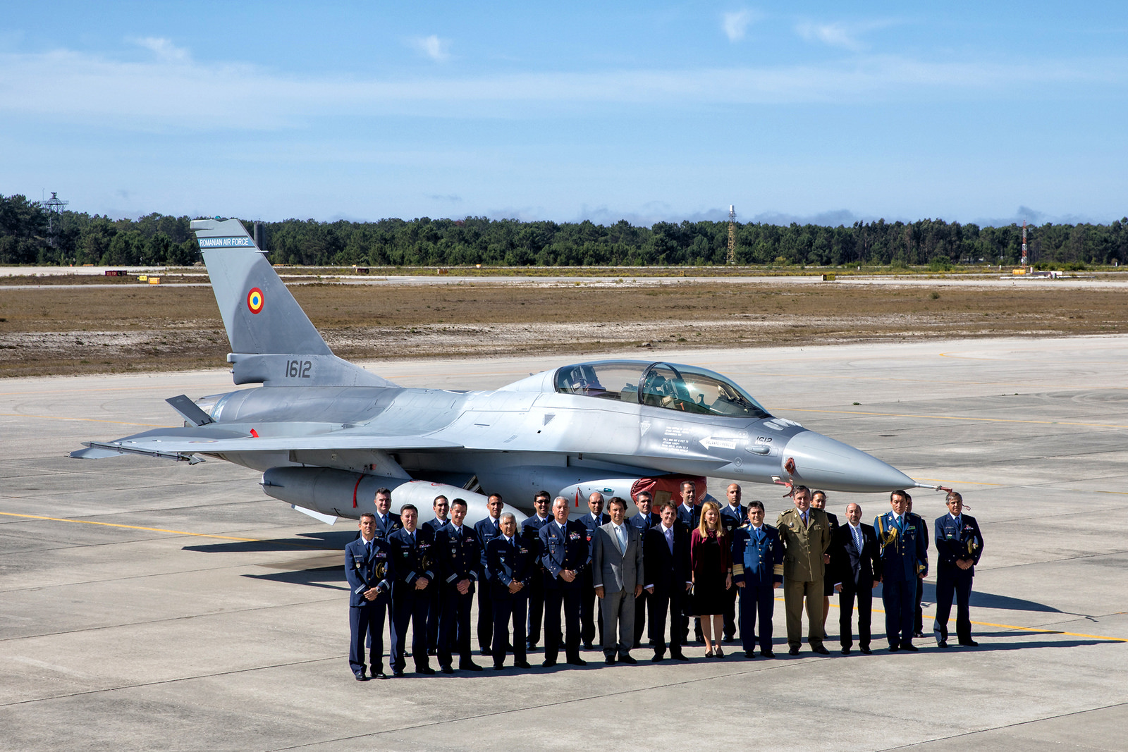Força Aérea entrega os últimos três F-16 à Roménia
