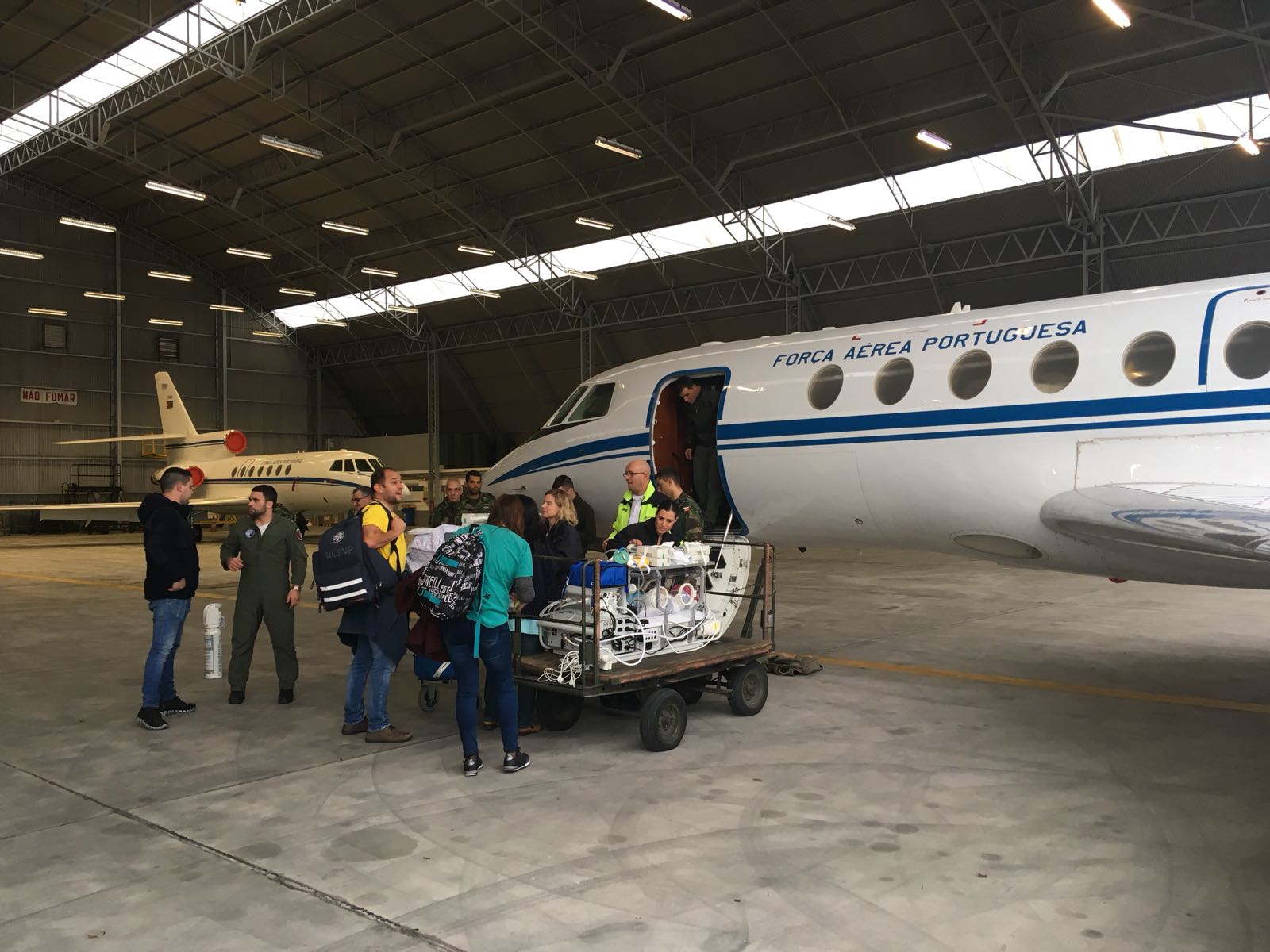 Recm-nascido transportado do Funchal para Lisboa