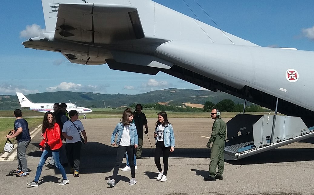 Fora Area realiza sonho a 250 pessoas