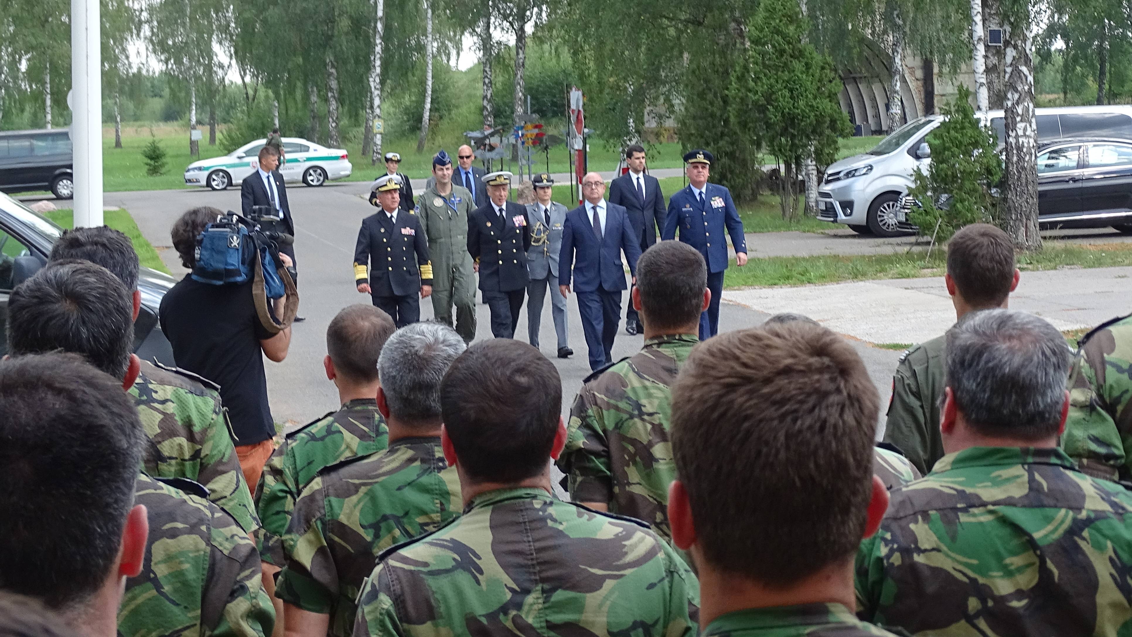 Ministro da Defesa visita militares portugueses na Litunia