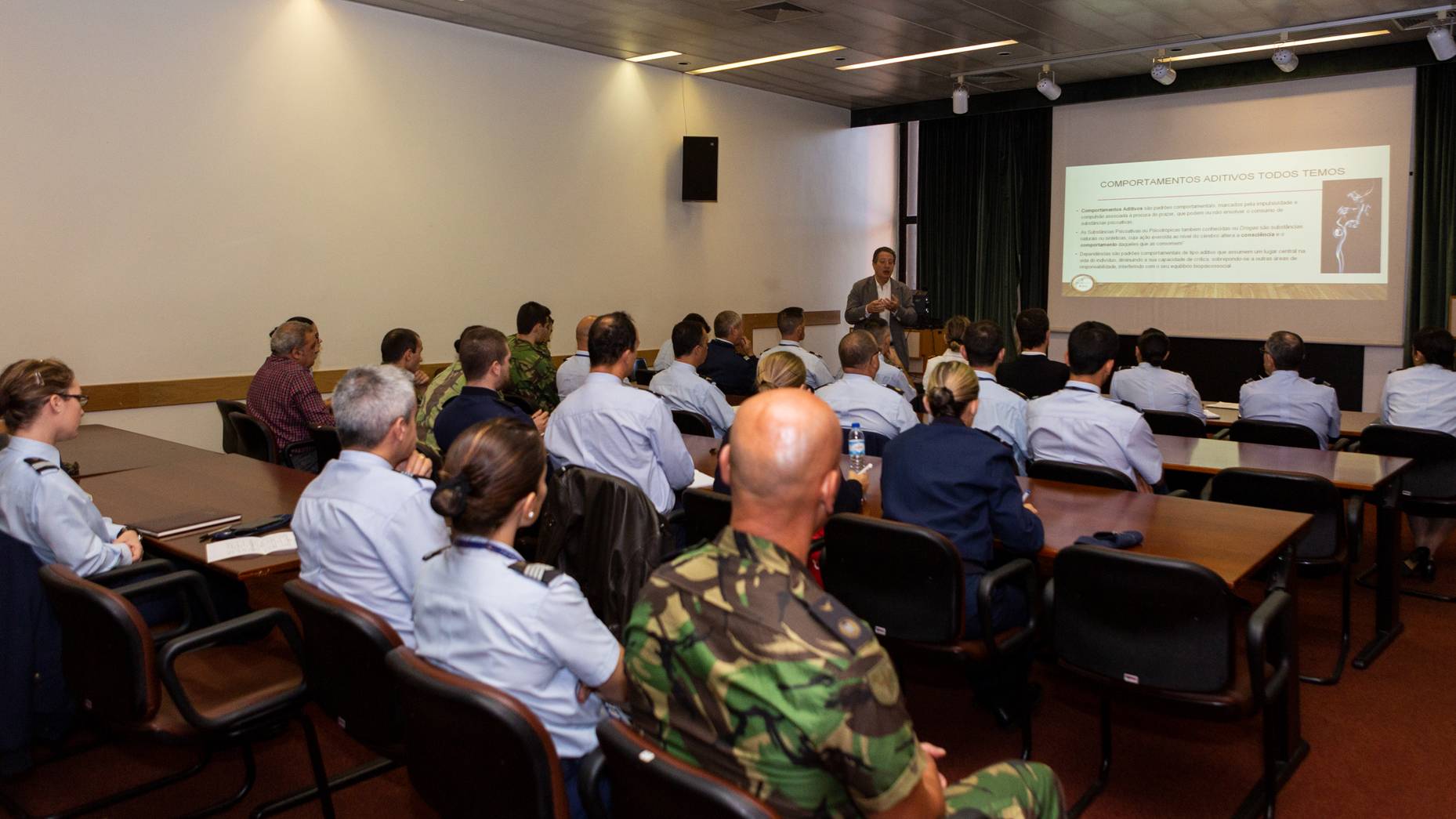 Militares recebem formação para prevenção de dependências Militares recebem formação para prevenção de dependências