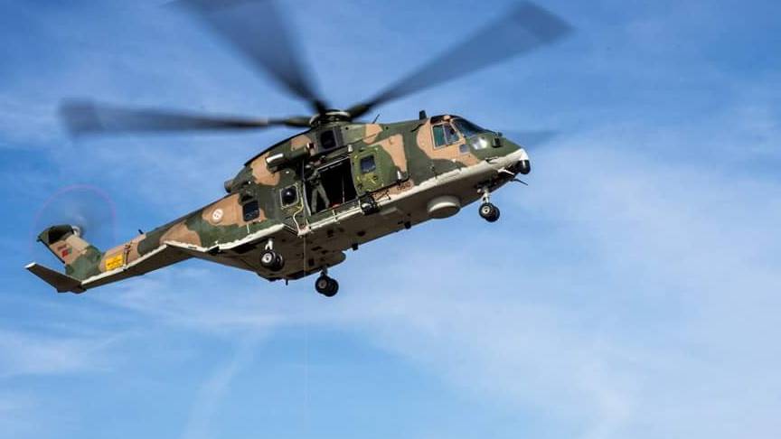 Força Aérea resgata português em balsa salva-vidas Força Aérea resgata português em balsa salva-vidas