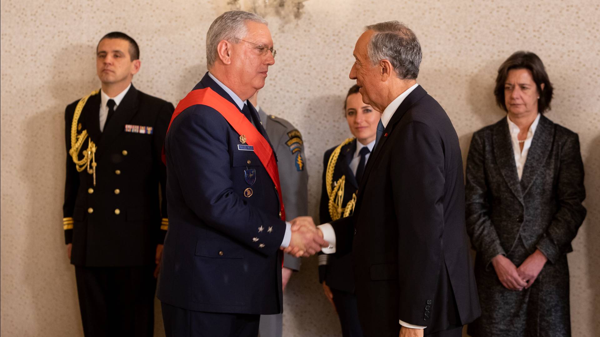 Presidente da Repblica condecora General CEMFA