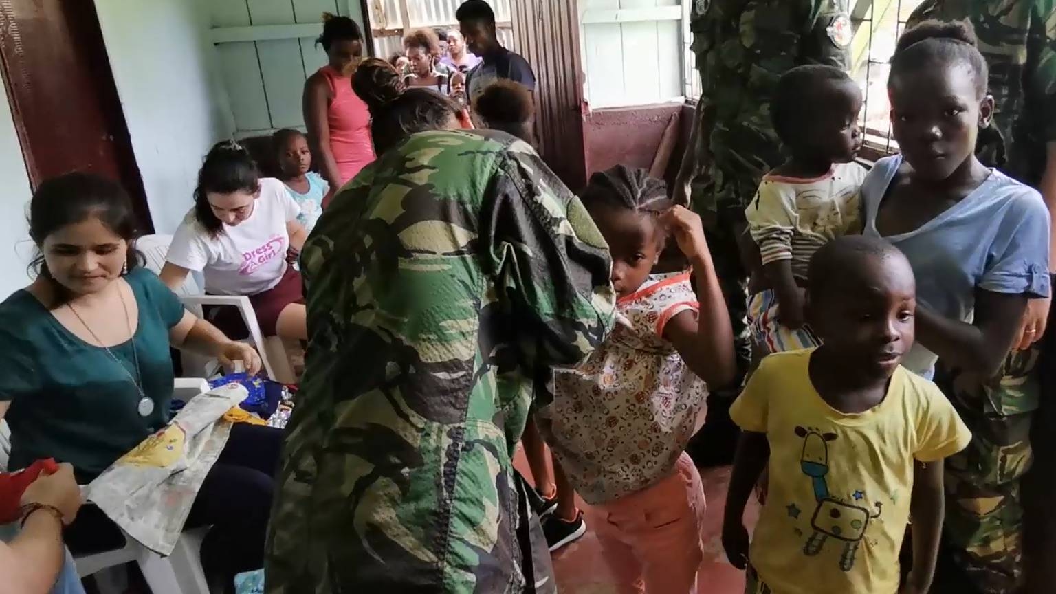 Força Aérea e Cáritas levam ajuda a crianças de São Tomé Força Aérea e Cáritas levam ajuda a crianças de São Tomé