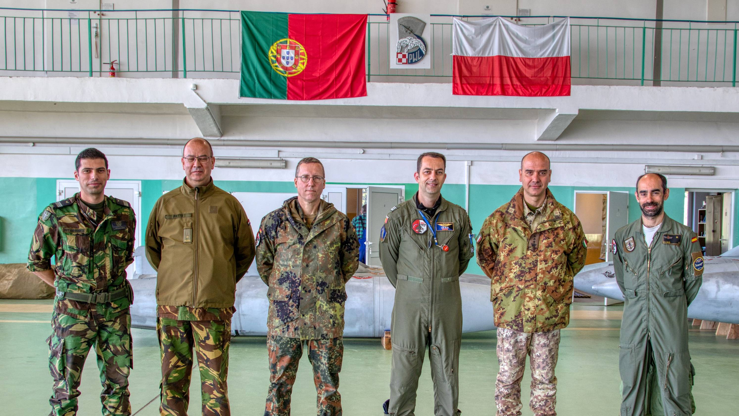 Delegao da NATO visita destacamentos na Polnia
