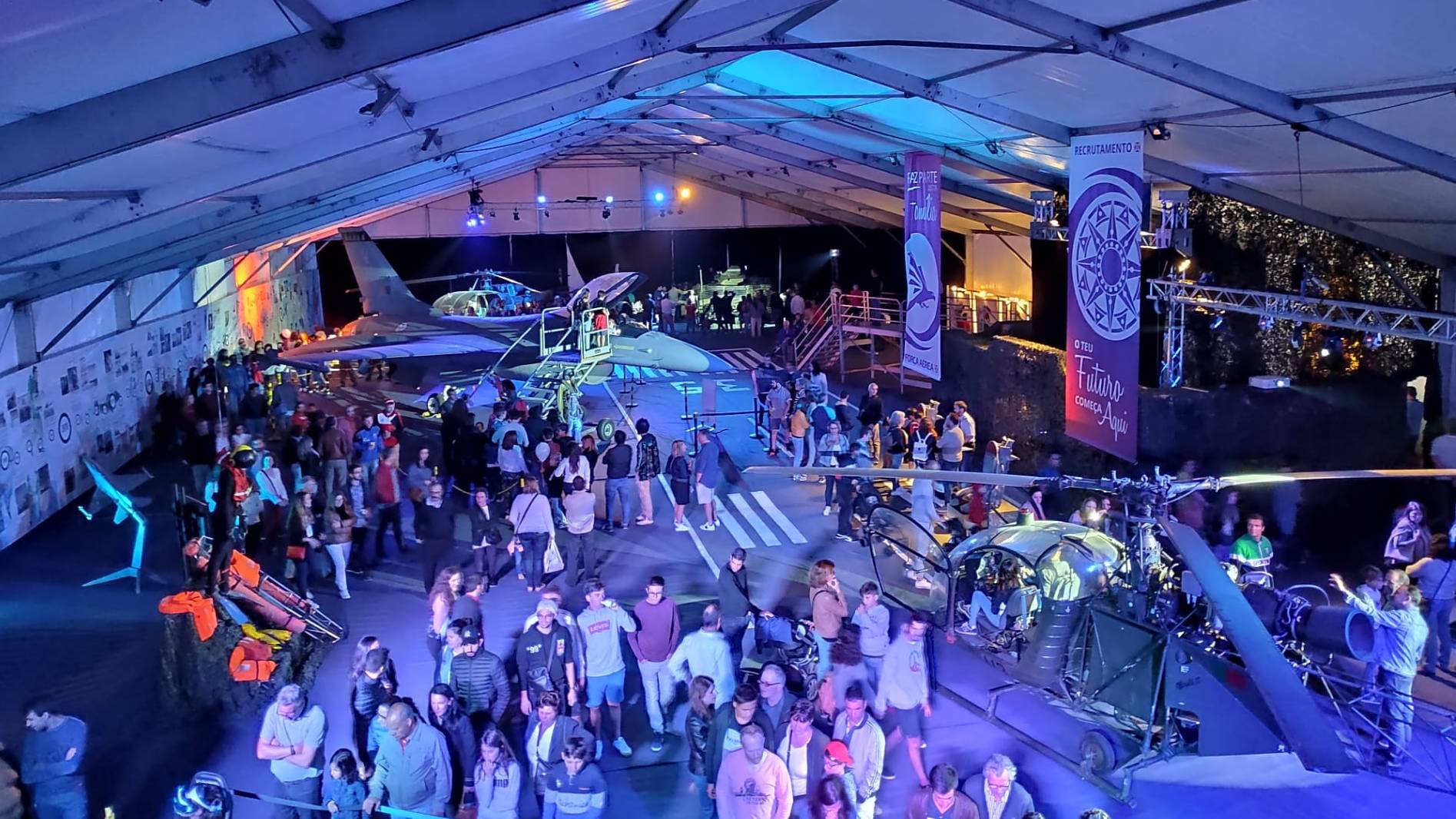 Força Aérea recebe mais de 130 000 visitantes na EXPOFACIC Força Aérea recebe mais de 130 000 visitantes na EXPOFACIC