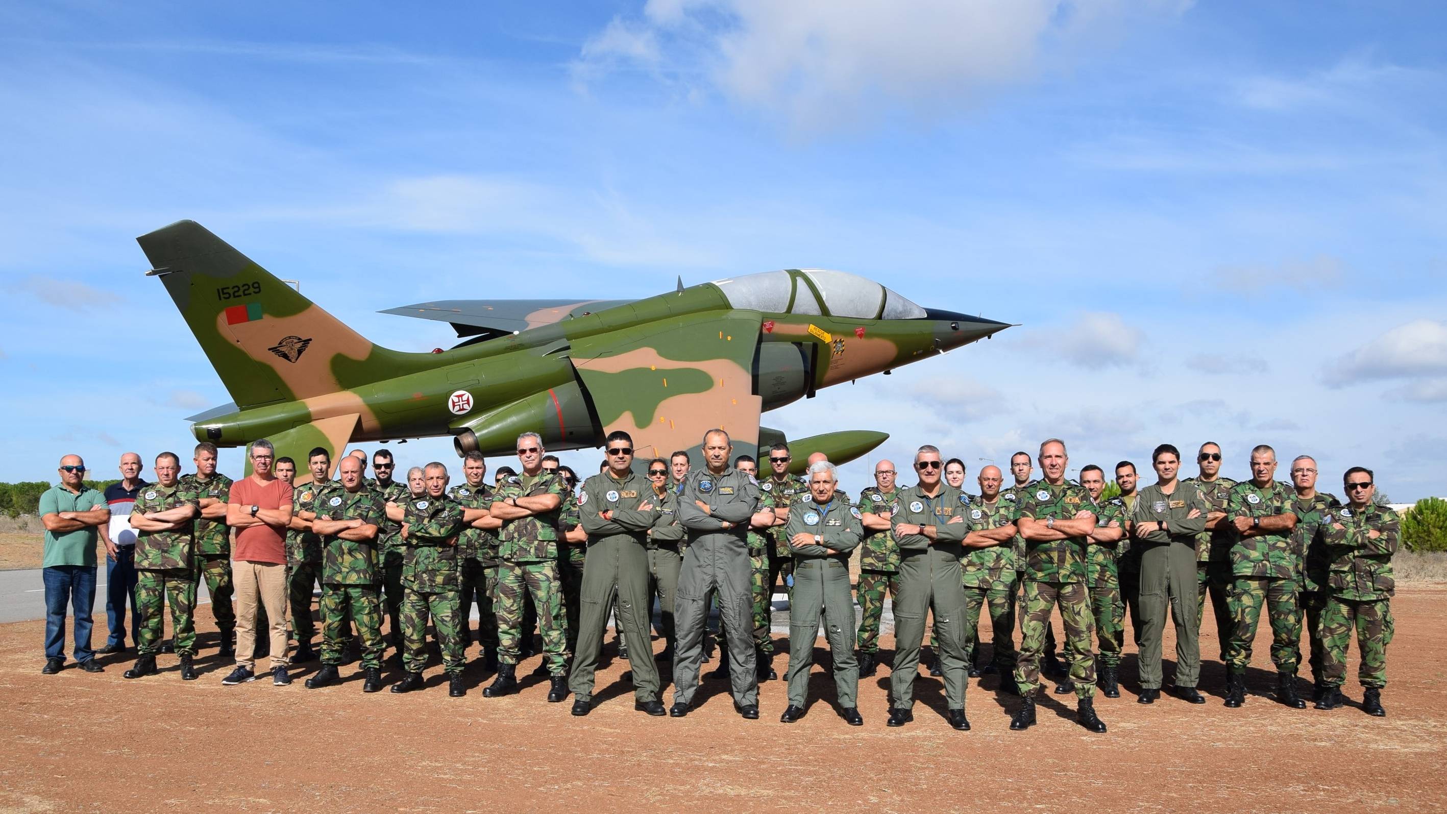 Inaugurao de monumento do Alpha-Jet na Base Area N. 11