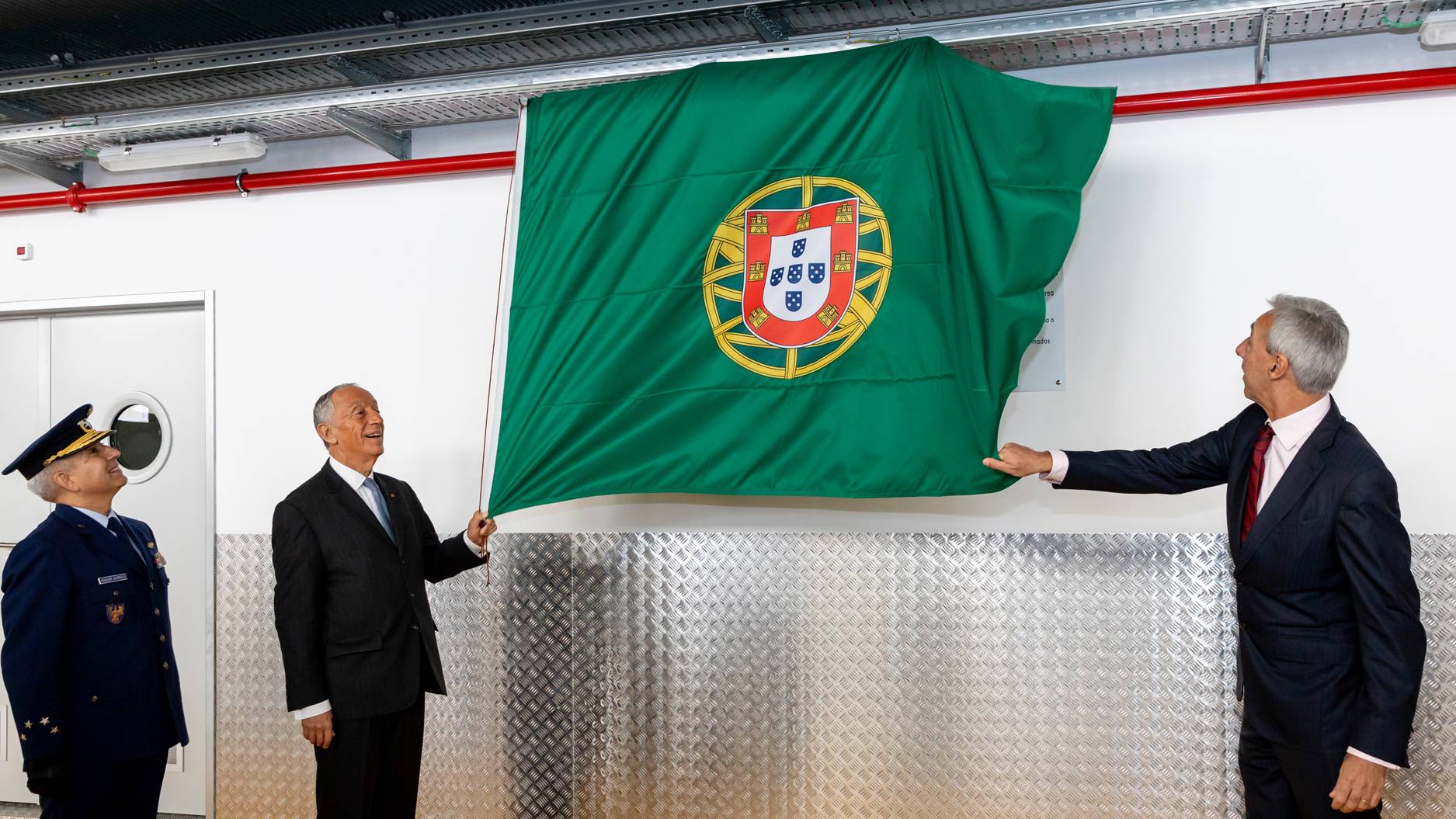 Presidente da Repblica descerra placa da Escola de Manuteno Aeronutica da Fora Area