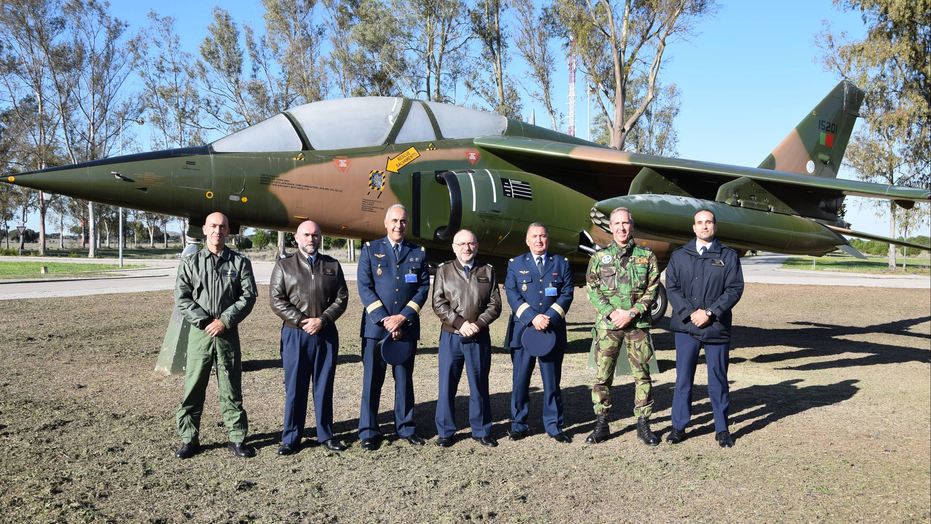 Base Area N. 11 recebe oficiais da Fora Area Marroquina