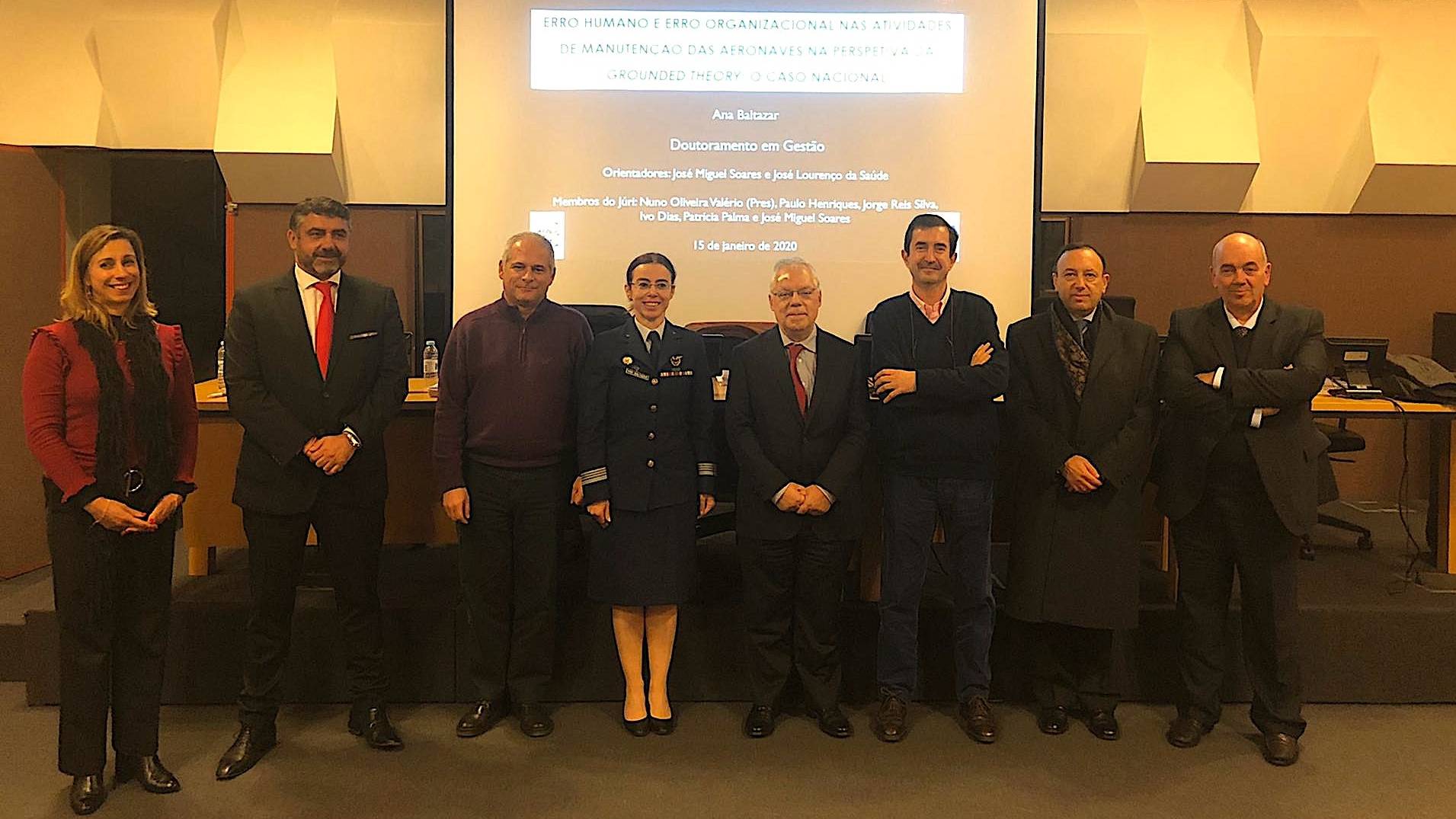 Militar da Força Aérea apresenta Tese de Doutoramento Militar da Força Aérea apresenta Tese de Doutoramento
