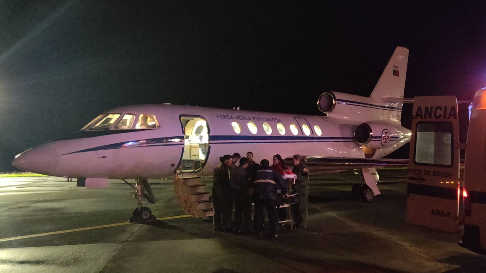 Força Aérea transporta grávida de 21 anos dos Açores para o Continente Força Aérea transporta grávida de 21 anos dos Açores para o Continente