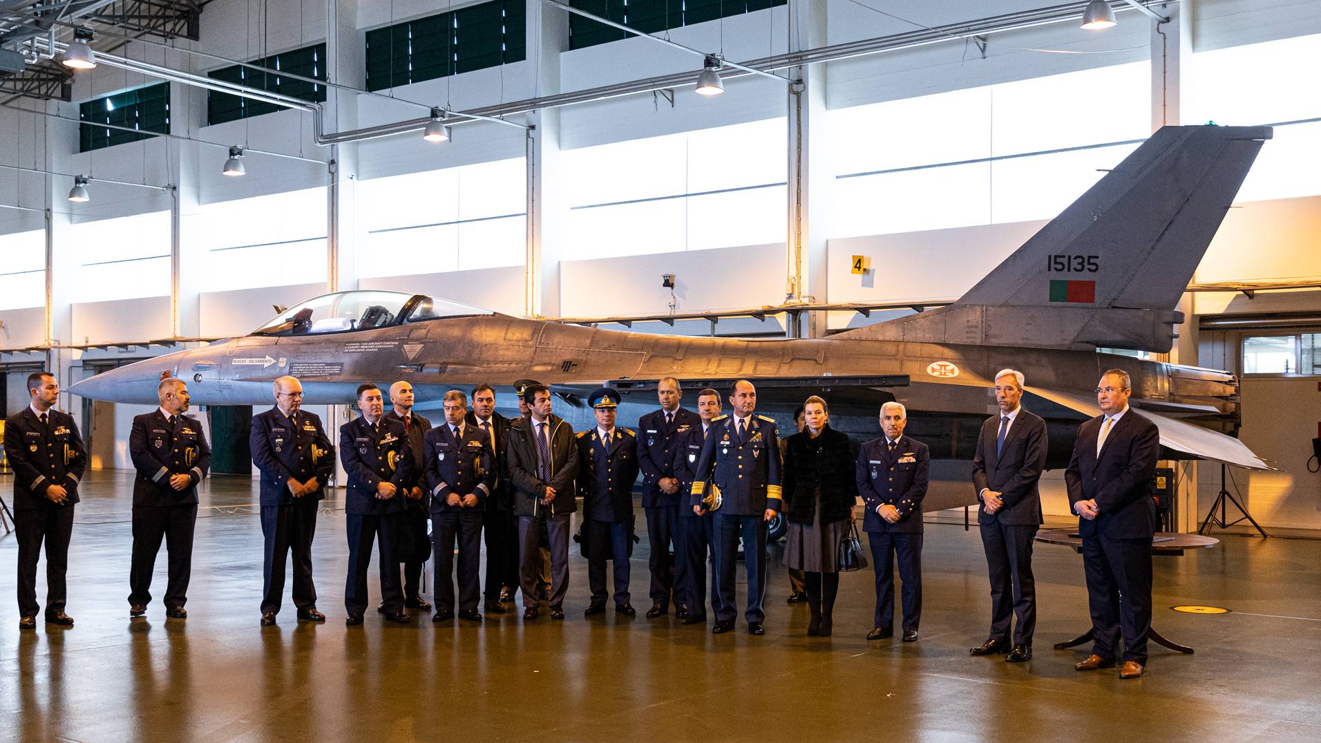 Base Aérea N.º 5 recebe Ministro da Defesa da Roménia Base Aérea N.º 5 recebe Ministro da Defesa da Roménia