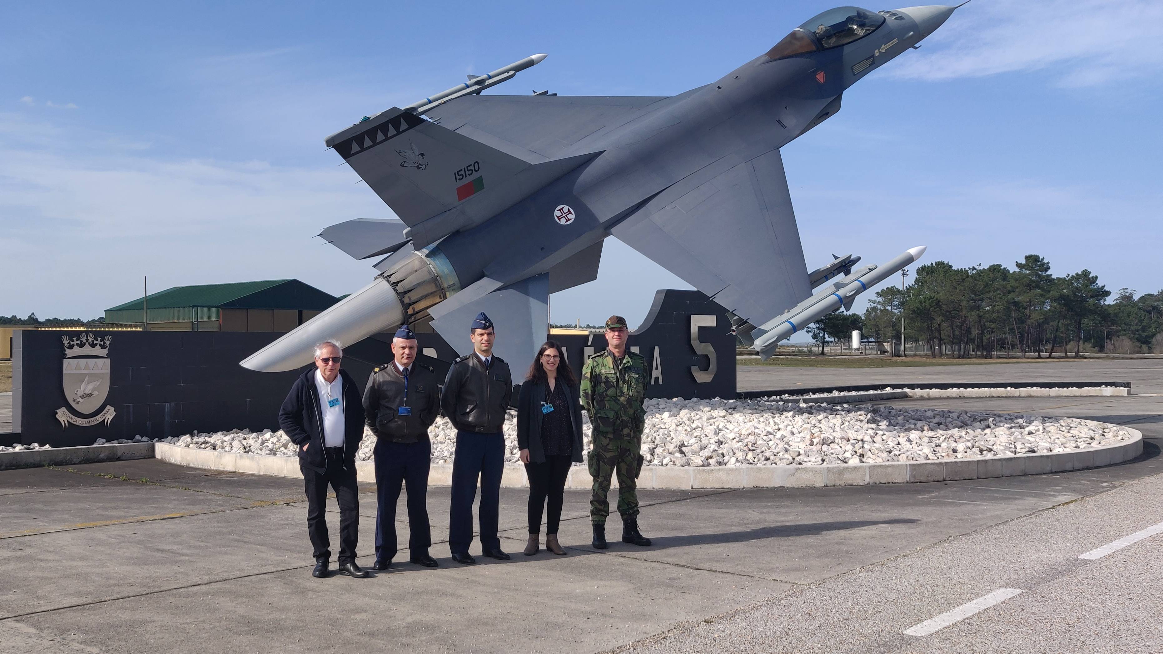 Testes do novo sistema de Guerra Eletrnica na frota F-16MLU em Monte Real