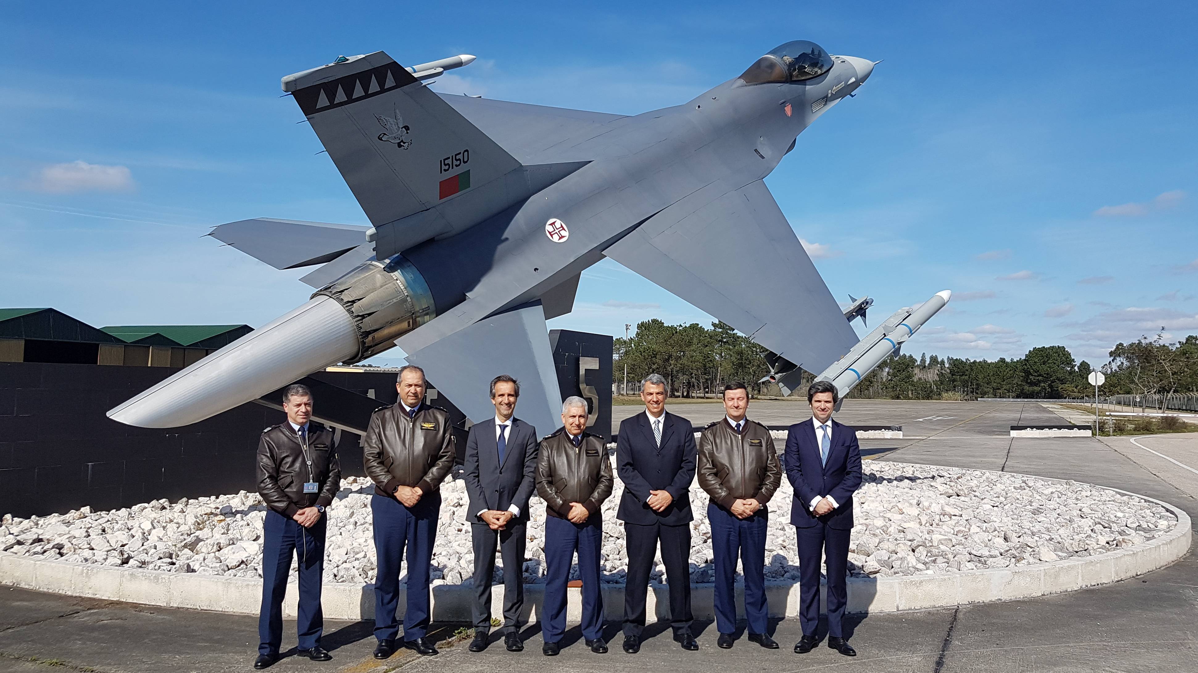 Chefe do Estado-Maior da Fora Area recebe Presidente da OGMA em Monte Real