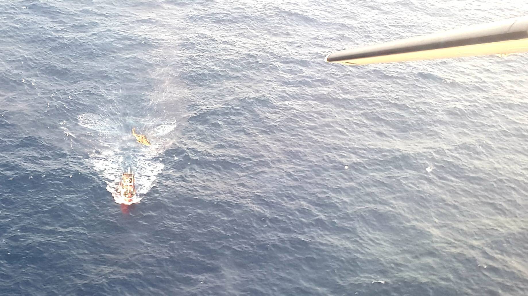 Força Aérea resgata pescador a bordo do navio Força Aérea resgata pescador a bordo do navio