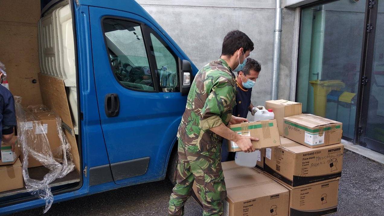 Força Aérea apoia Ministério da Educação com transporte de material para escolas Força Aérea apoia Ministério da Educação com transporte de material para escolas