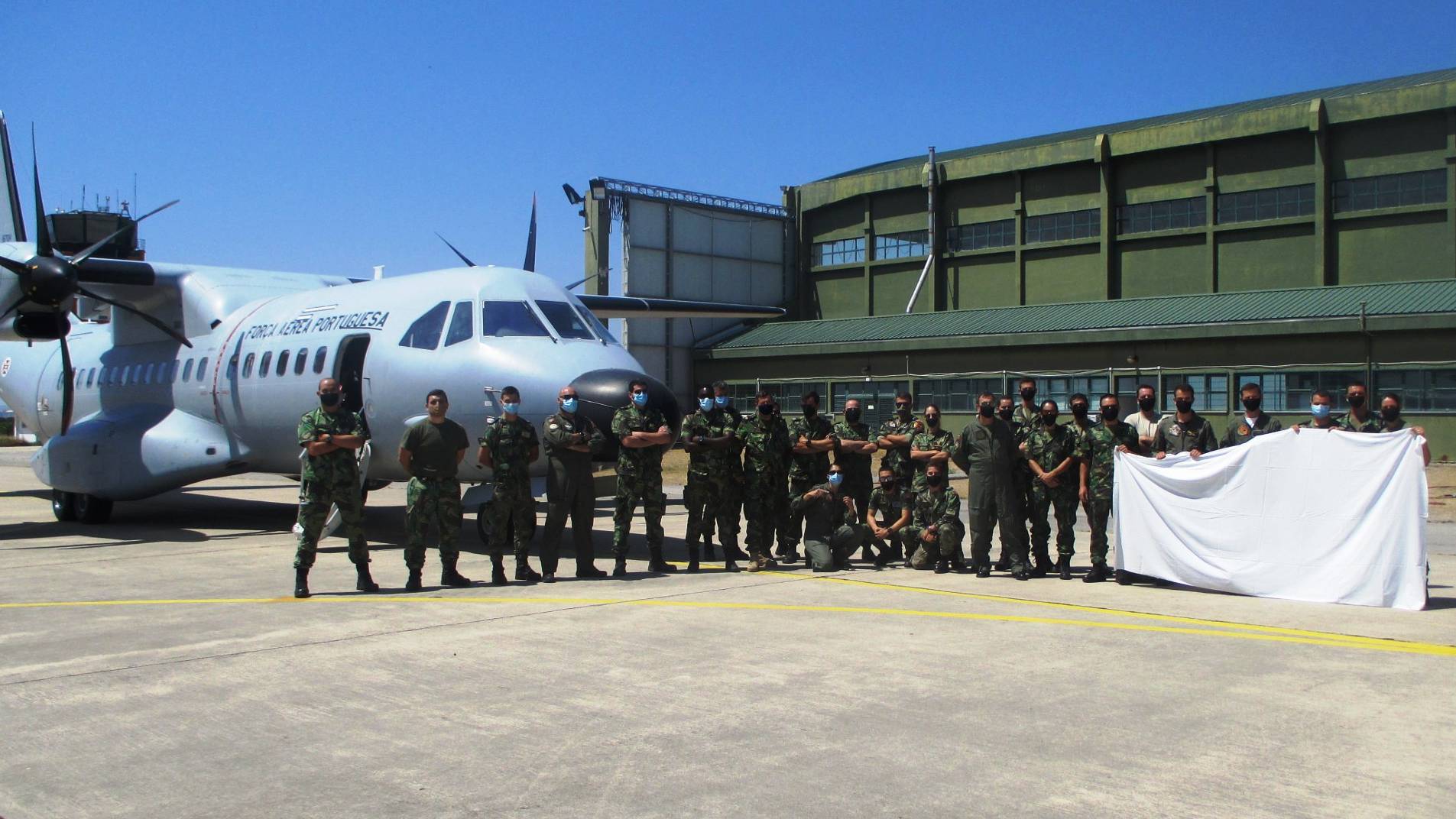 Esquadra 502 alcana o marco de Bandeira Branca