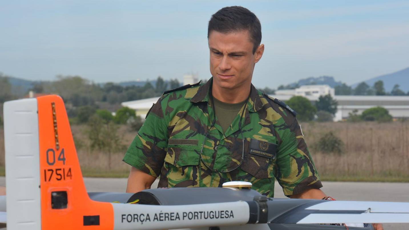 NATO distingue militar da Fora Area