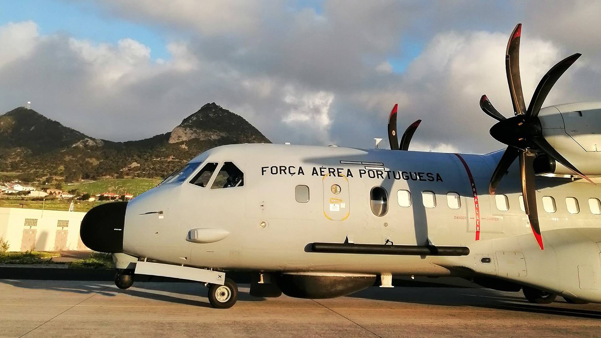 Fora Area transporta cinco doentes na ltima semana