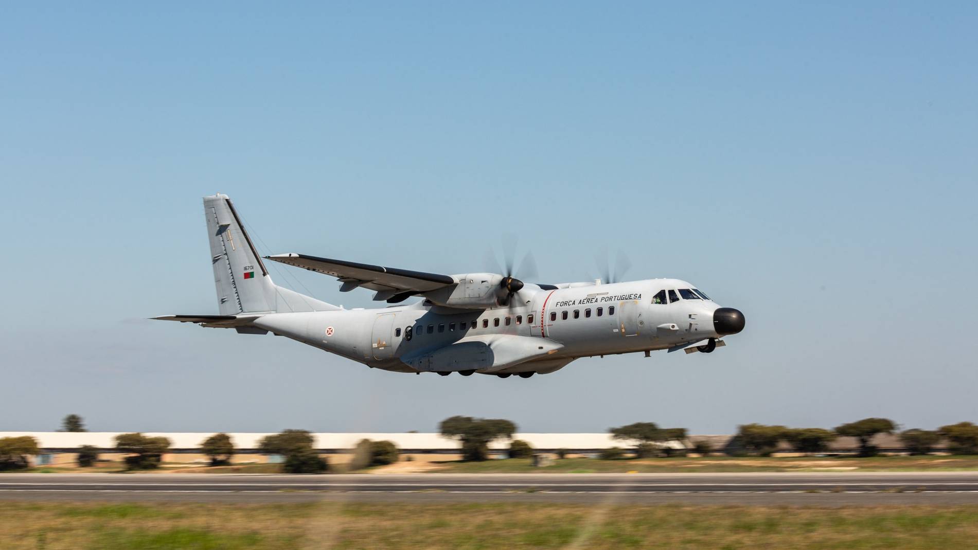 Força Aérea transporta 13 doentes durante a última semana