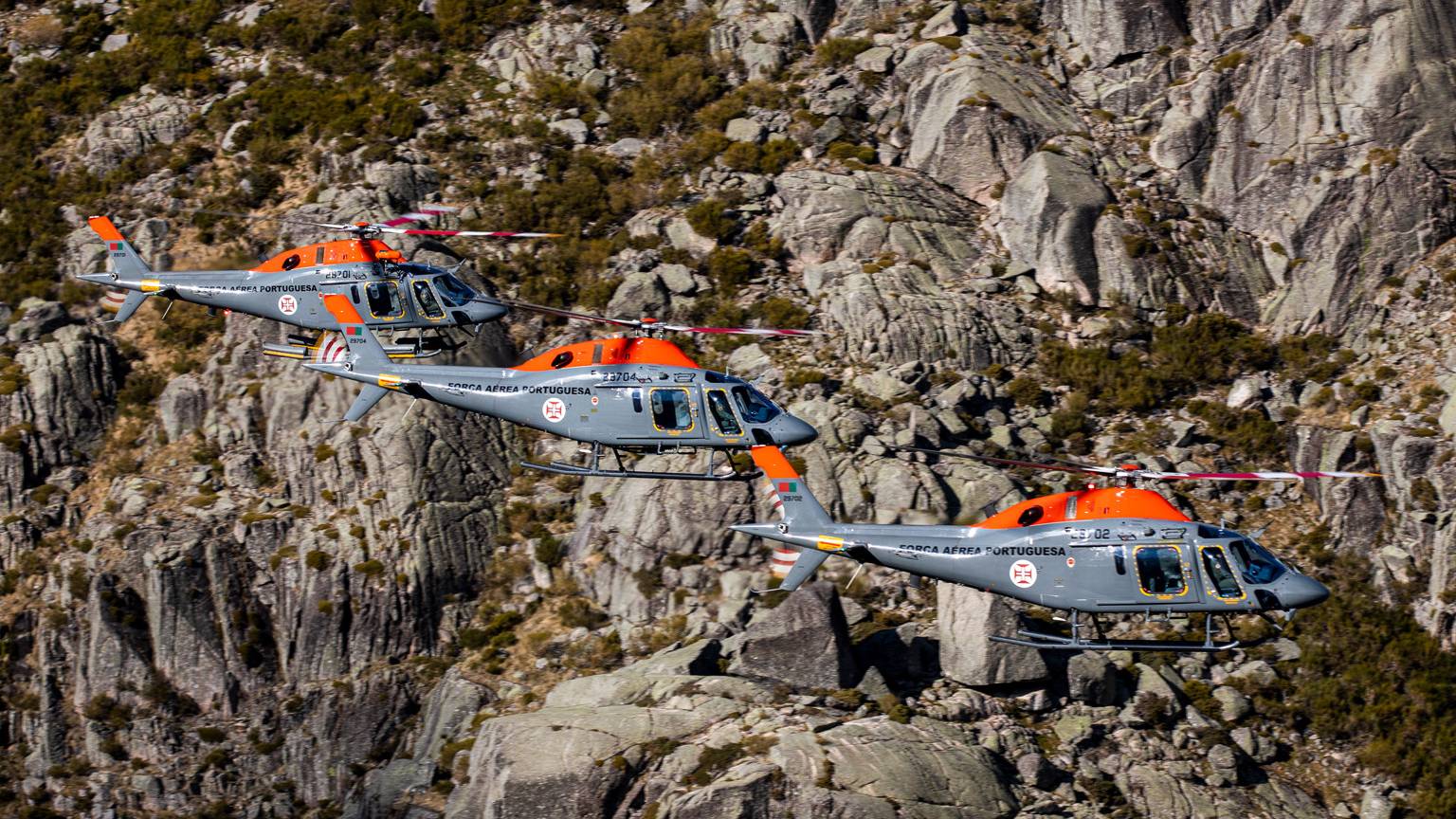 Zanges em treino de voo de montanha na Serra da Estrela