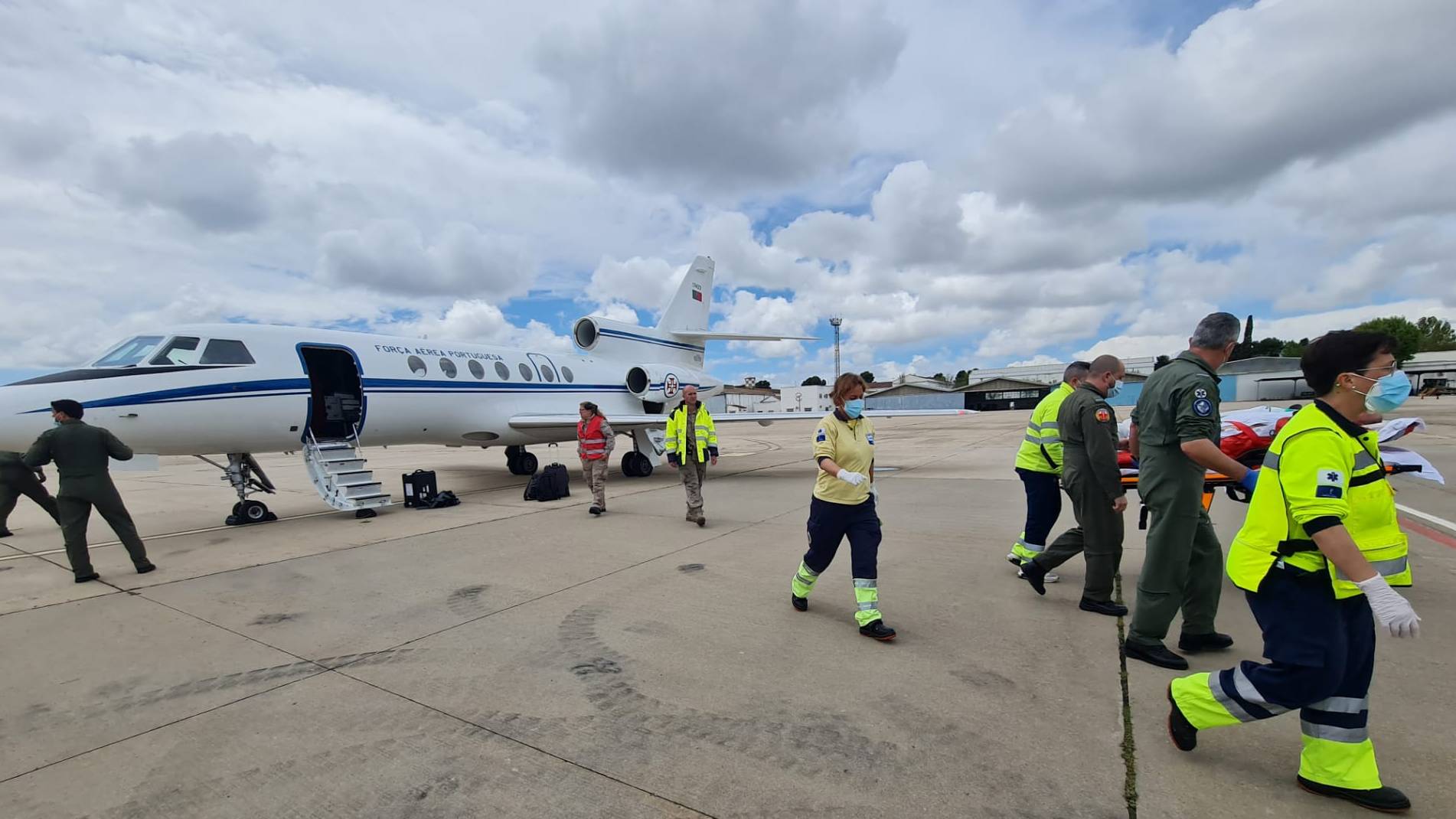 Falcon 50 realiza dois transportes médicos urgentes em 24 horas