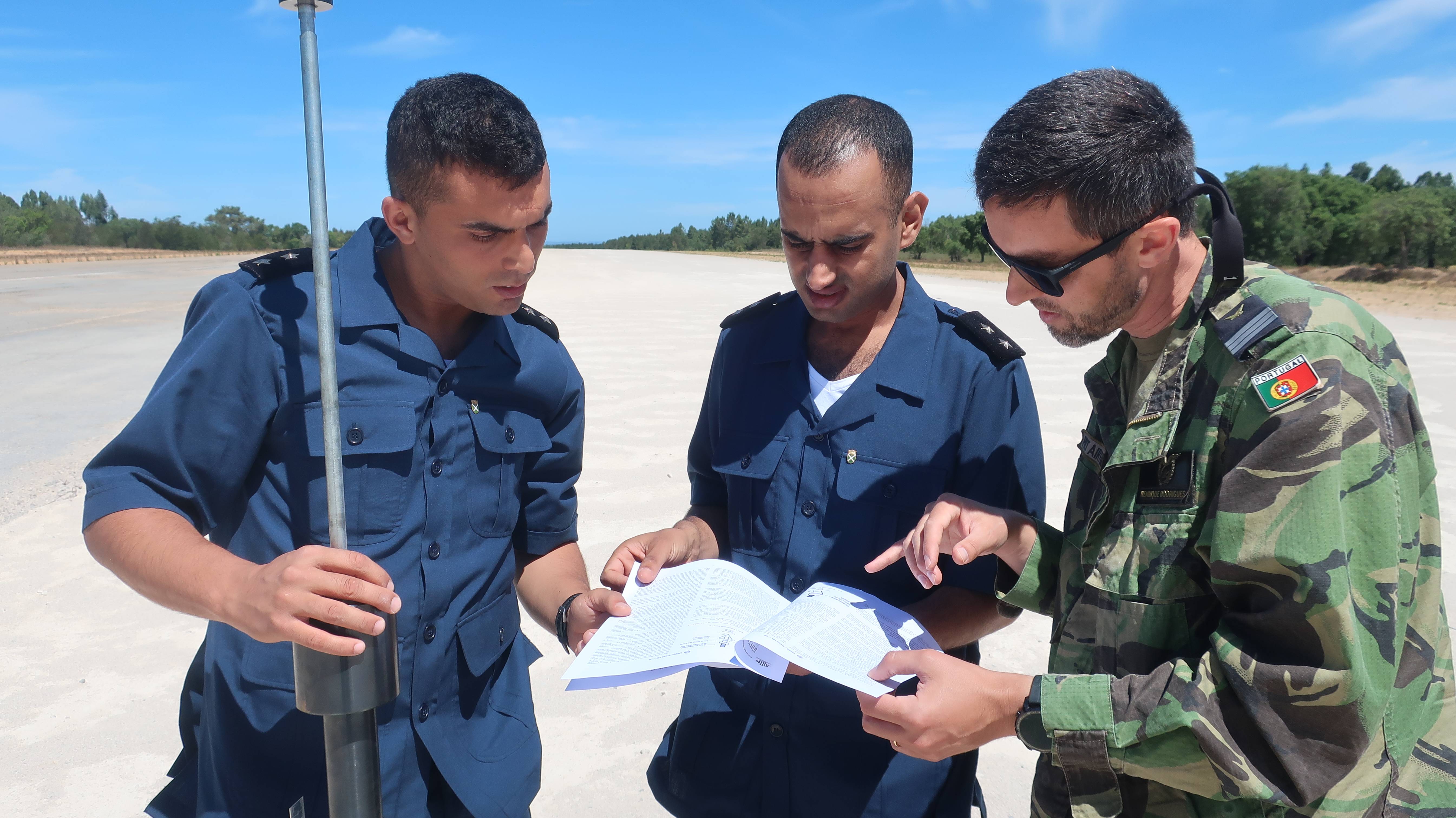 Direo de Infraestrutras recebe visita de Militares Engenheiros Tunisinos