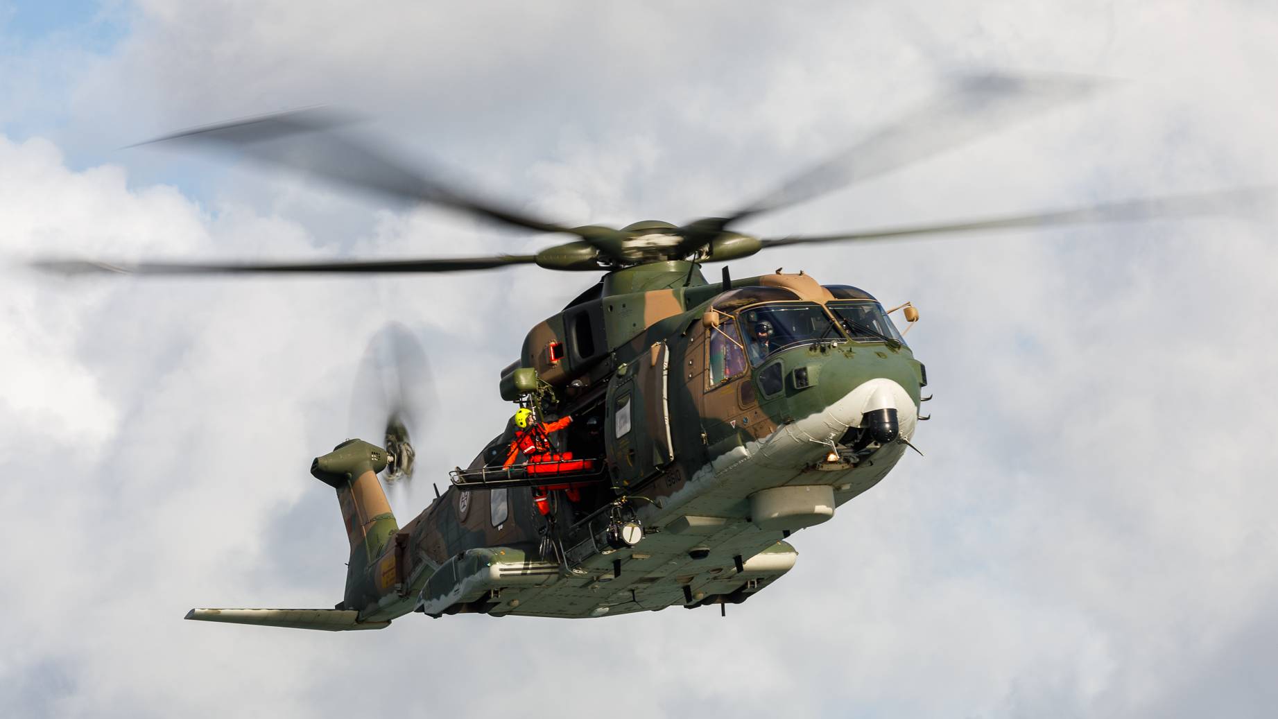 Força Aérea: Resgate em navio Força Aérea: Resgate em navio