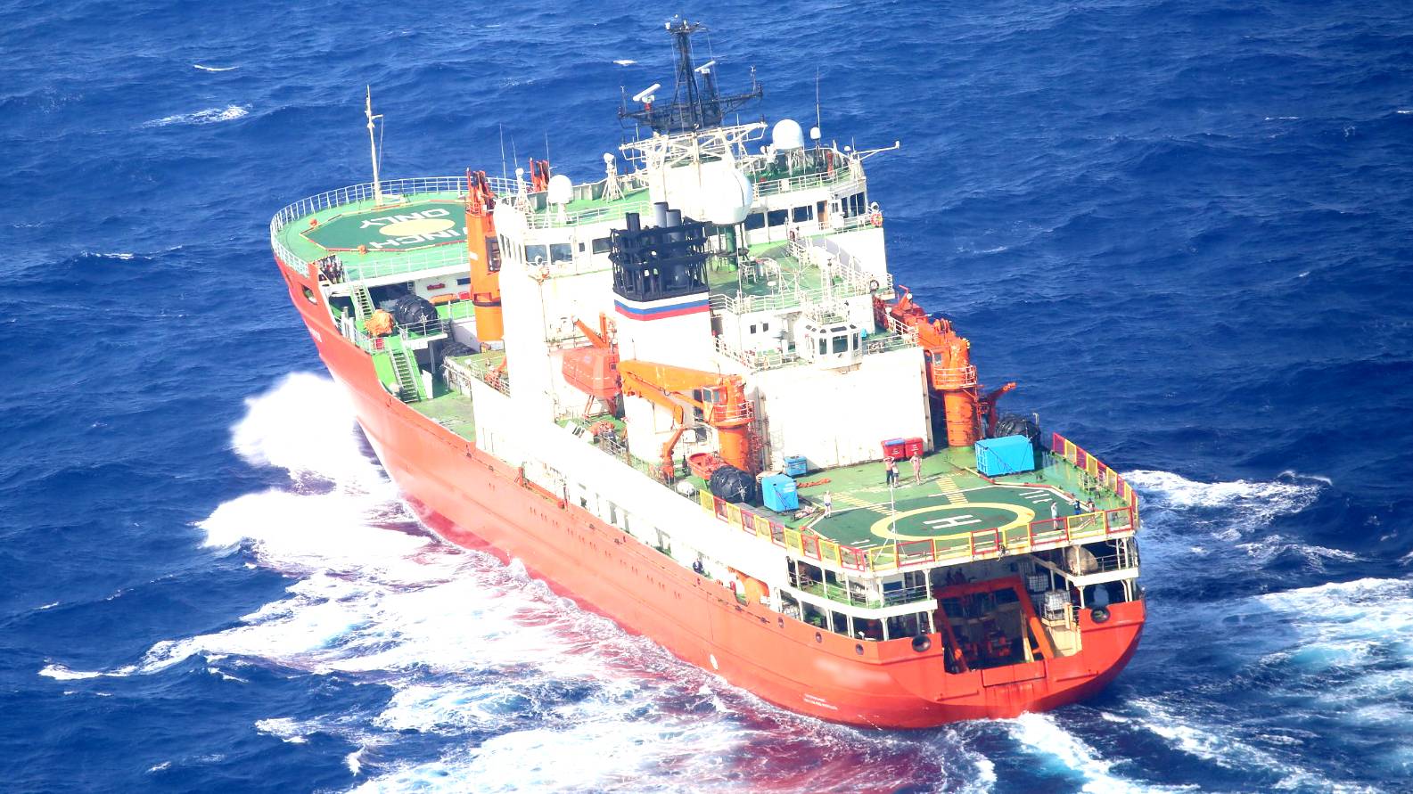 Força Aérea acompanha do ar navio russo Força Aérea acompanha do ar navio russo