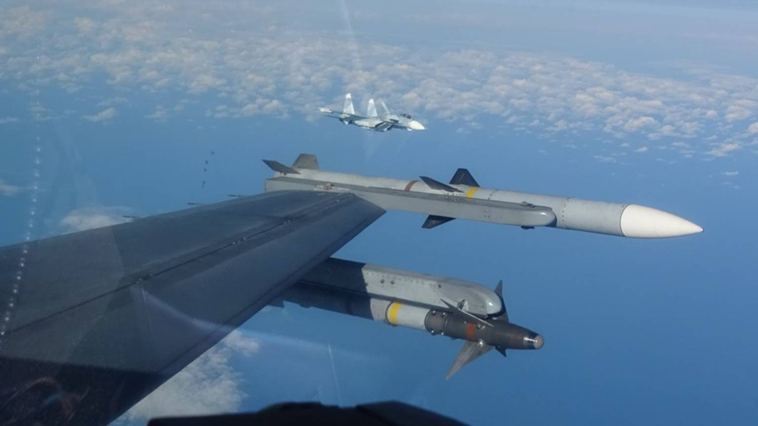 Quatro aeronaves russas intercetadas Quatro aeronaves russas intercetadas