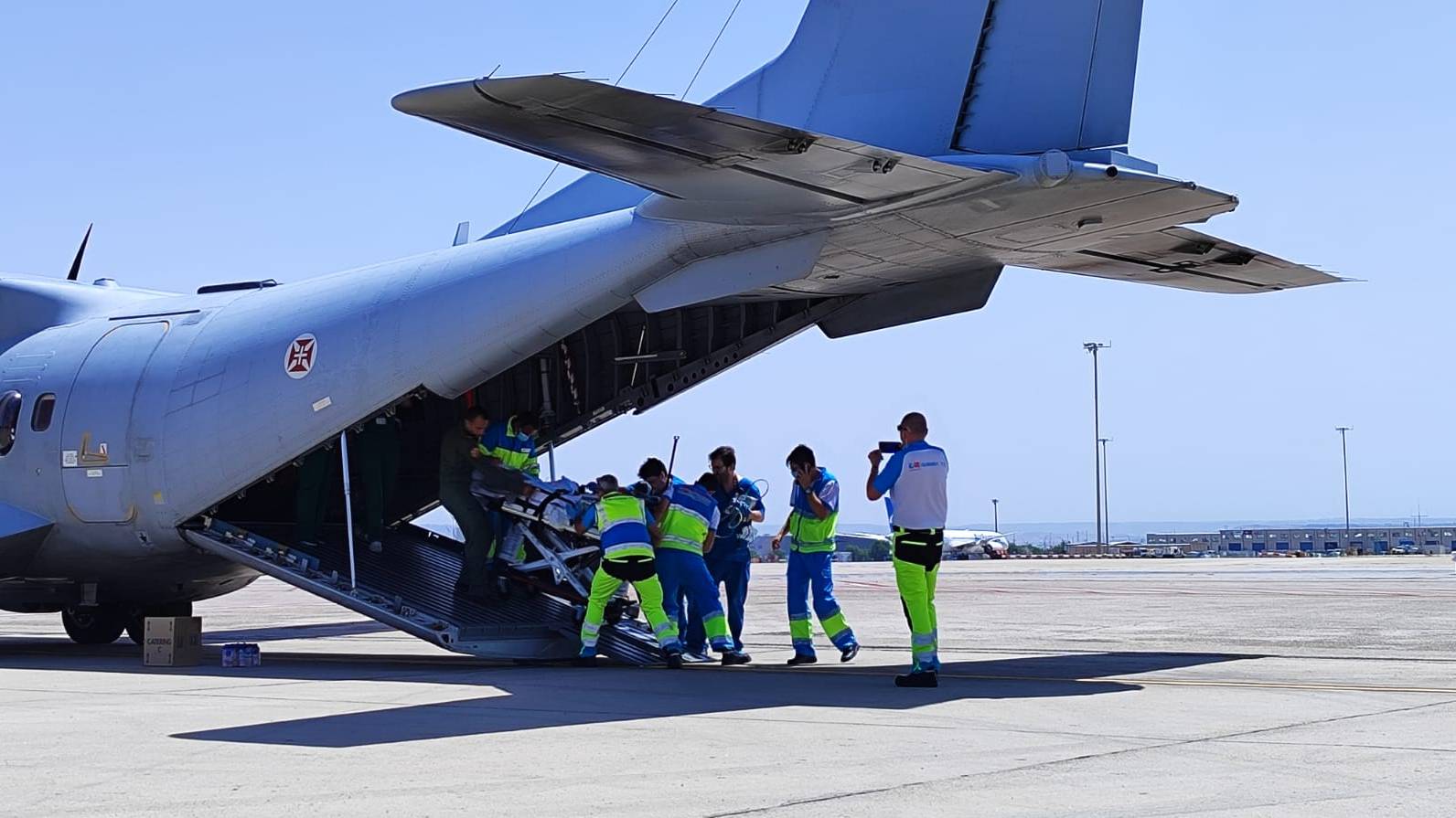 Criana transportada para hospital estrangeiro