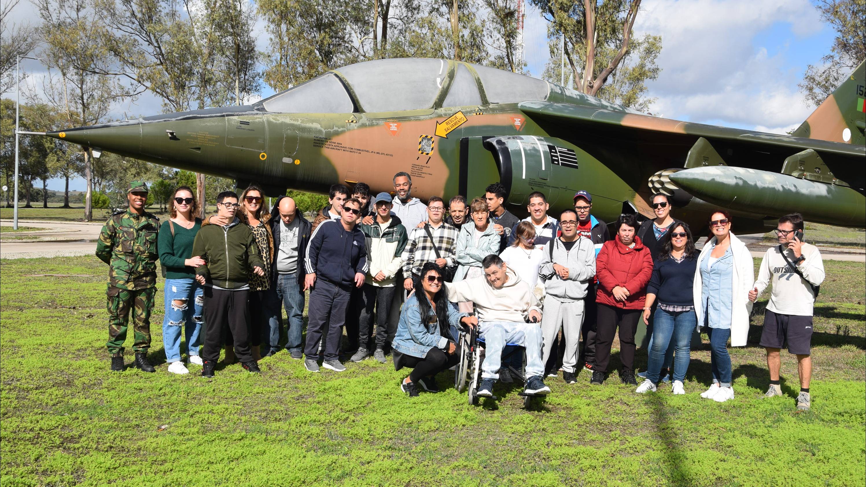 Instituio de solidariedade visita Base Area N. 11