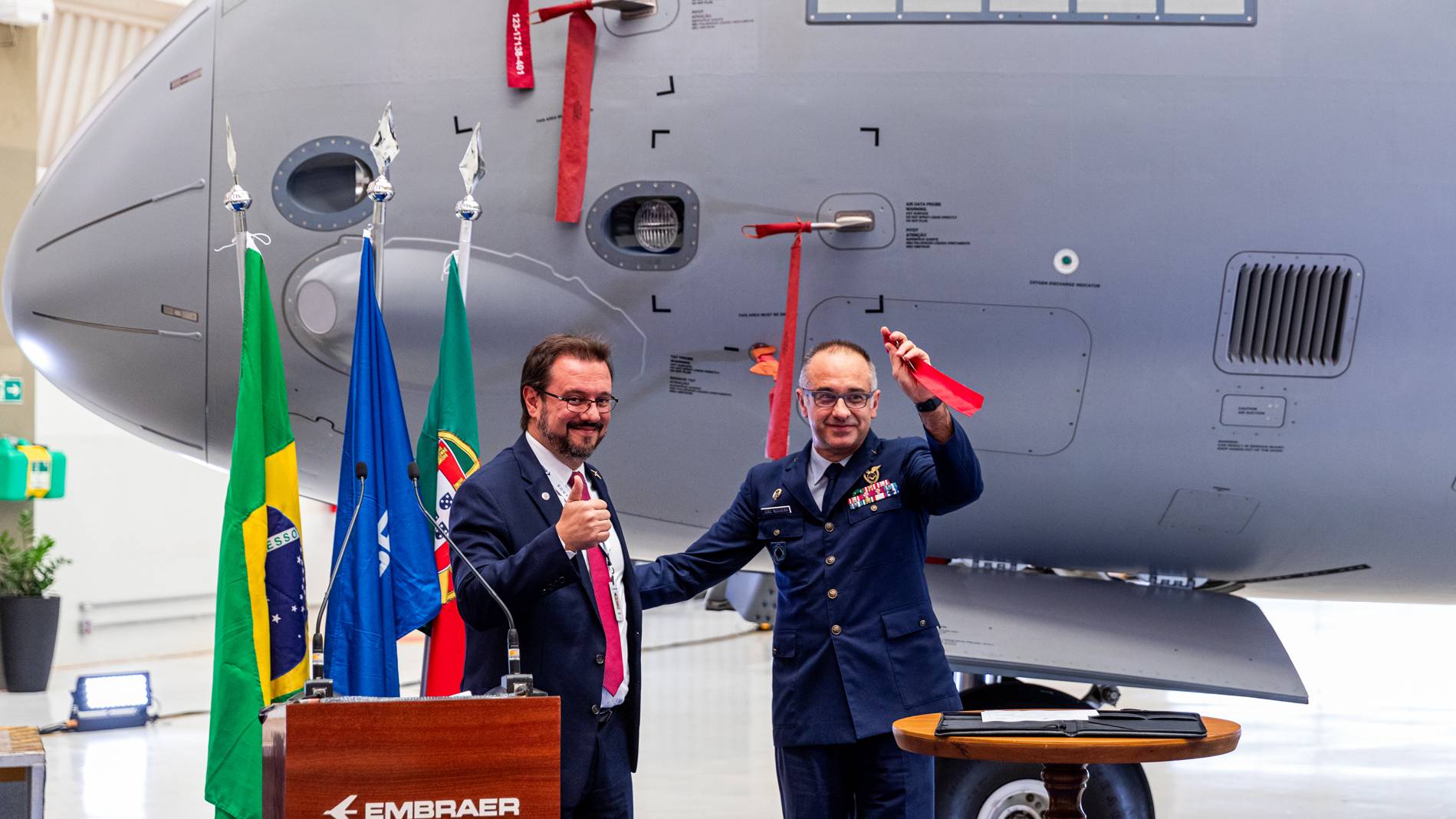 Força Aérea recebe chaves do KC-390 Força Aérea recebe chaves do KC-390