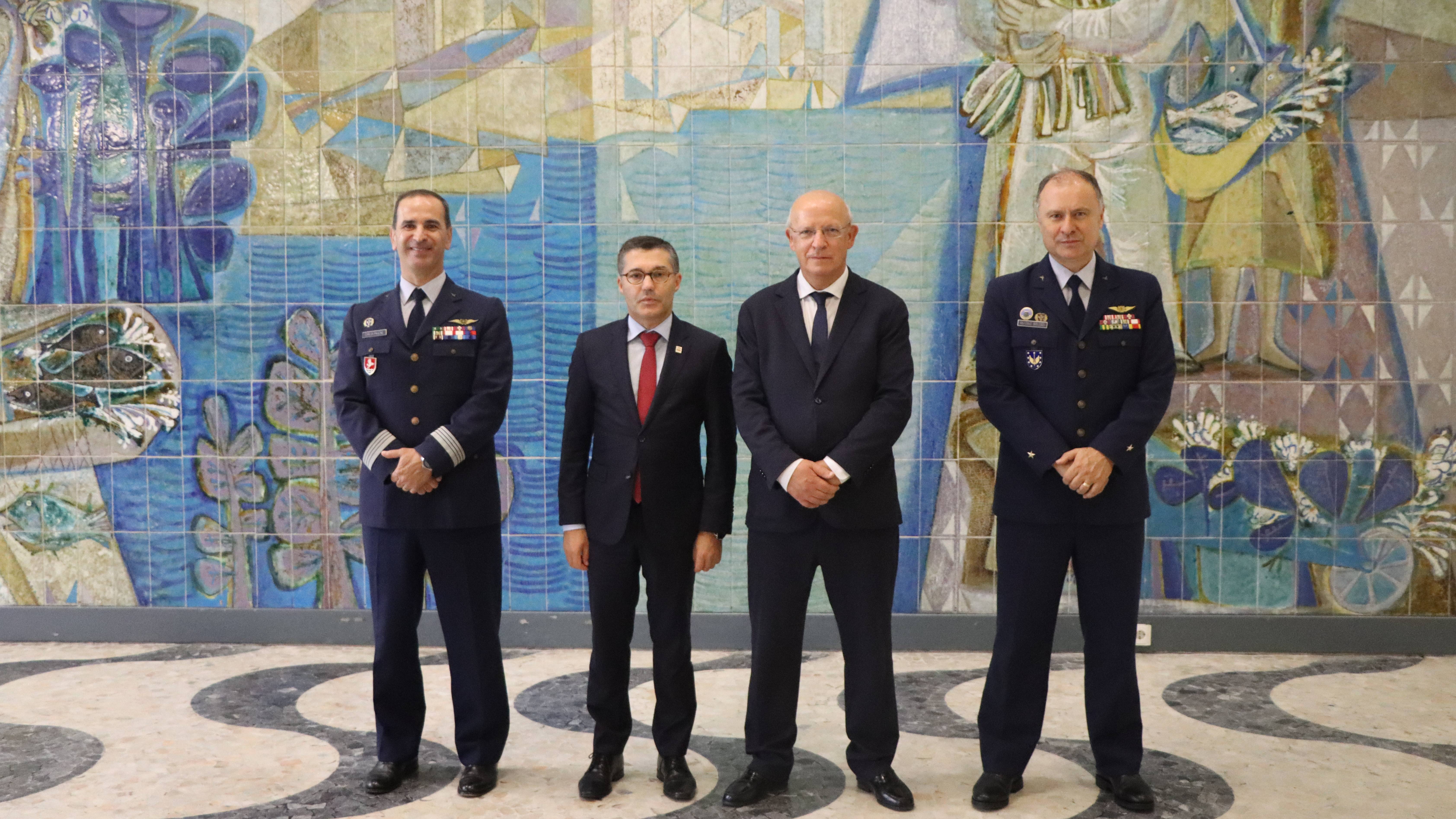 Presidente da Assembleia da Repblica visita CZAA