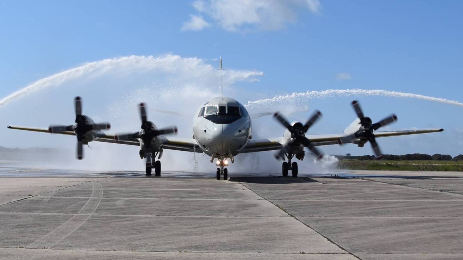 Segundo avio P-3C chega a Portugal
