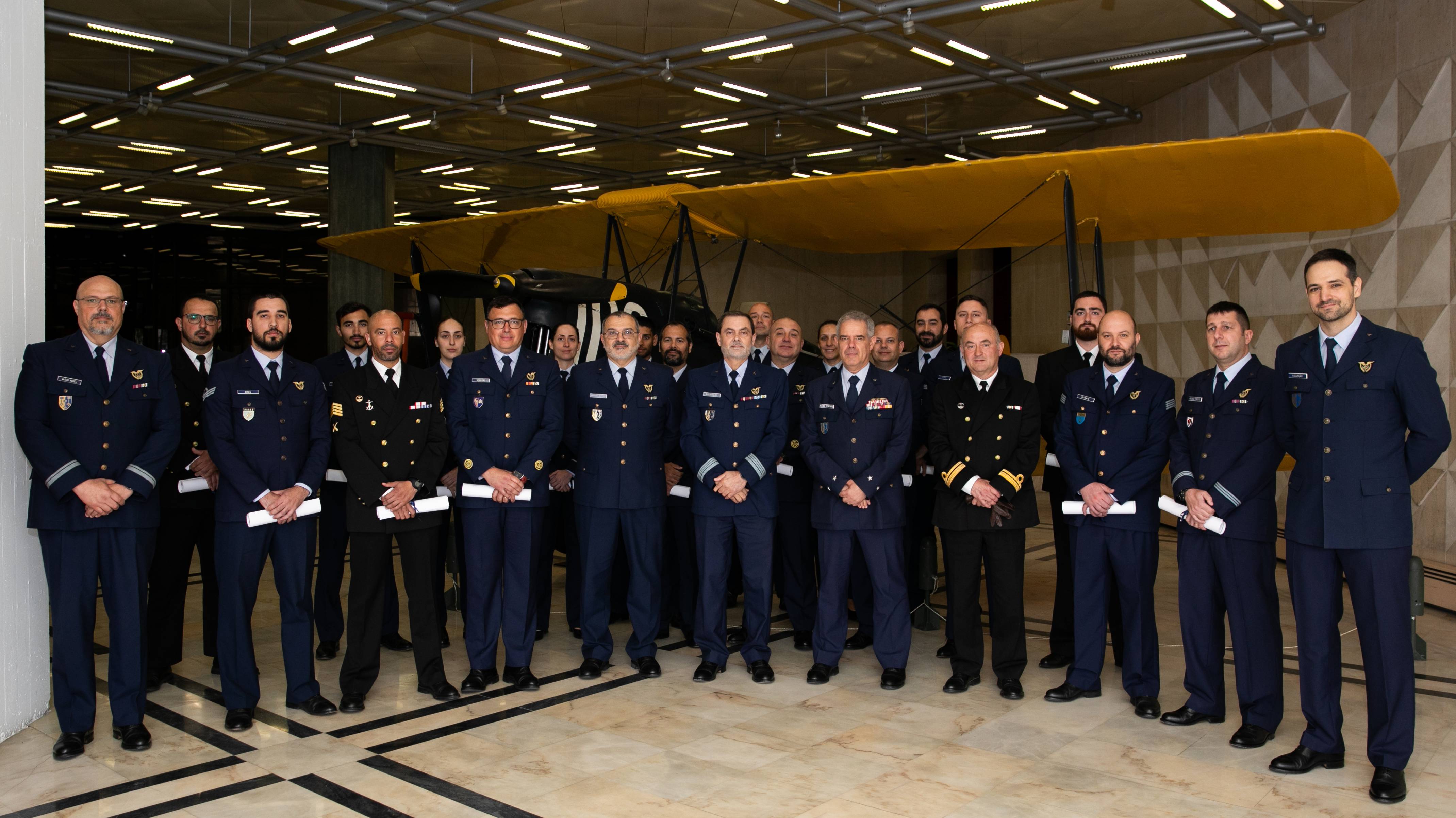 Força Aérea: Curso de Segurança de Armamento e Mísseis Força Aérea: Curso de Segurança de Armamento e Mísseis