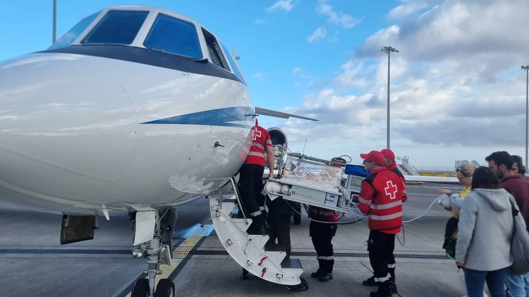 Fora Area transporta de urgncia beb com dois meses de vida