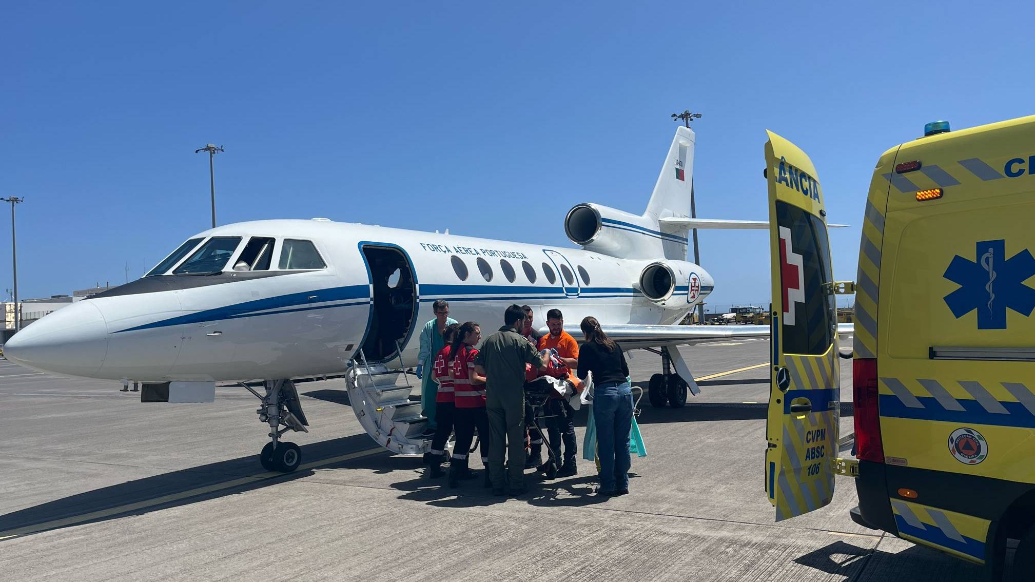 Força Aérea em dupla missão de transporte médico Força Aérea em dupla missão de transporte médico