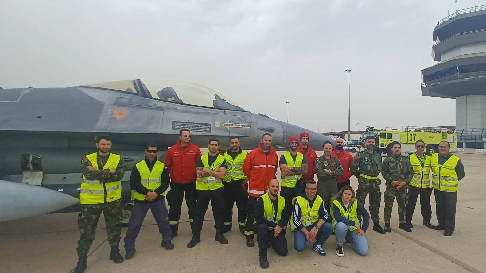 Aeroporto de Faro em cooperação com a Força Aérea Aeroporto de Faro em cooperação com a Força Aérea
