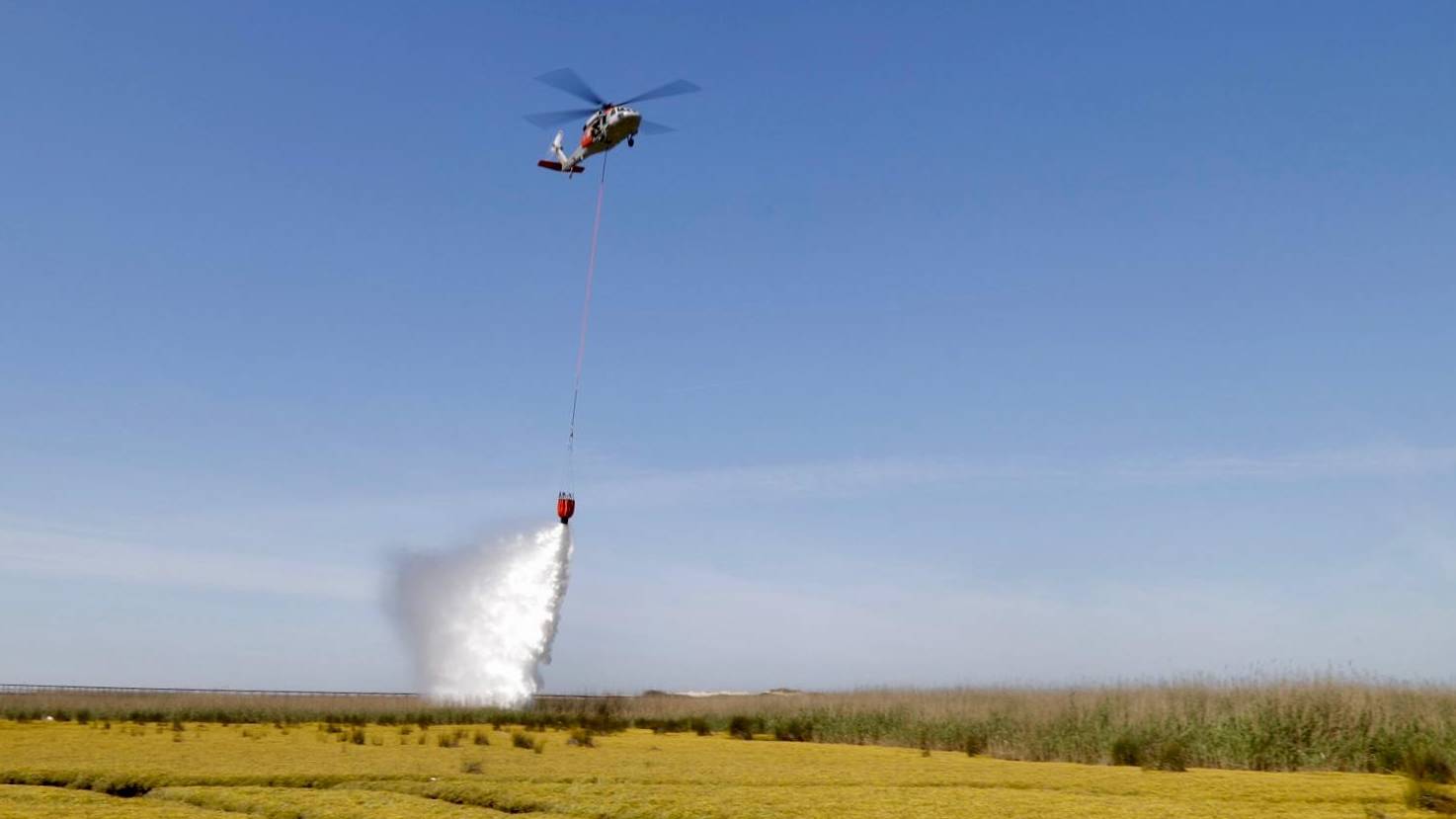 UH-60 Black Hawk: primeira misso com balde suspenso