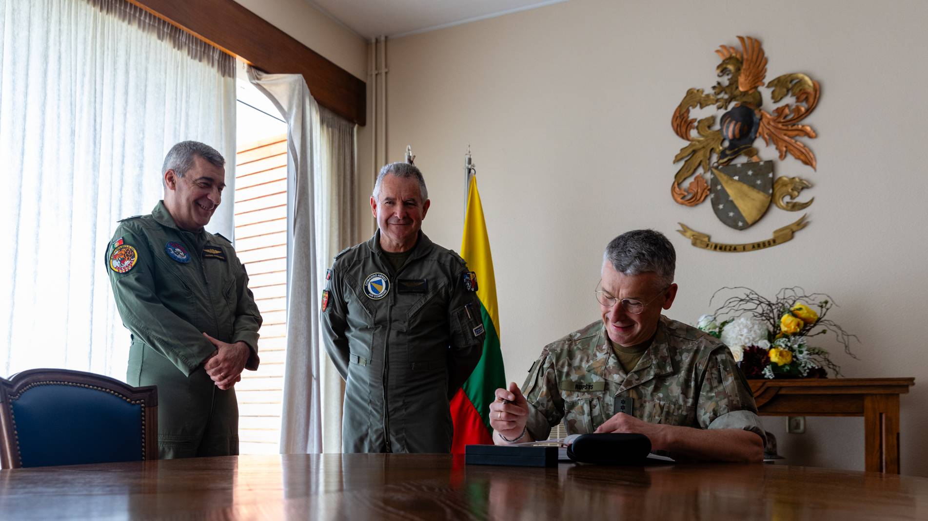 Força Aérea recebe visita do CEMGFA lituano Força Aérea recebe visita do CEMGFA lituano