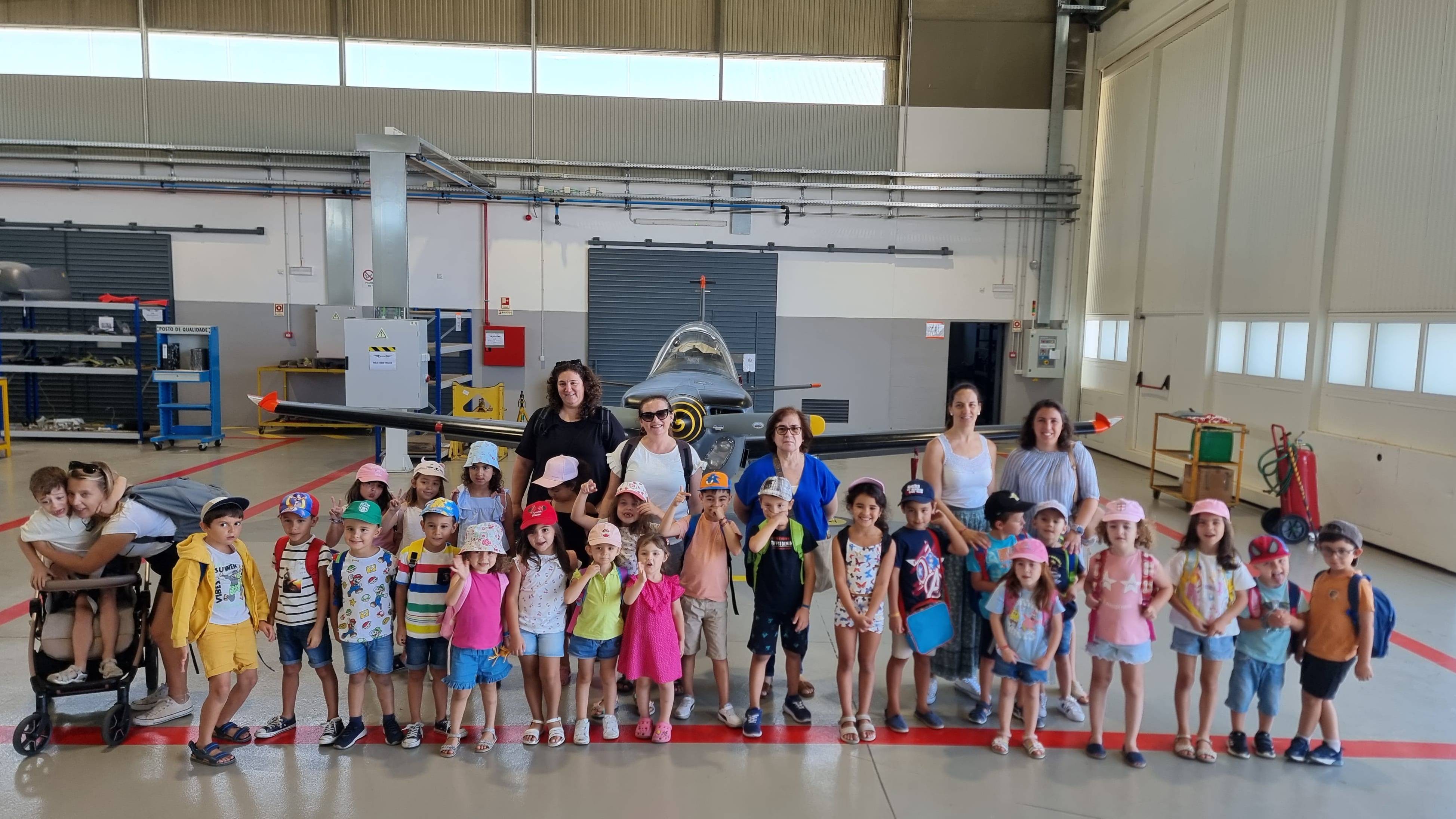 Base Aérea N.º 11 recebe visita de crianças Base Aérea N.º 11 recebe visita de crianças